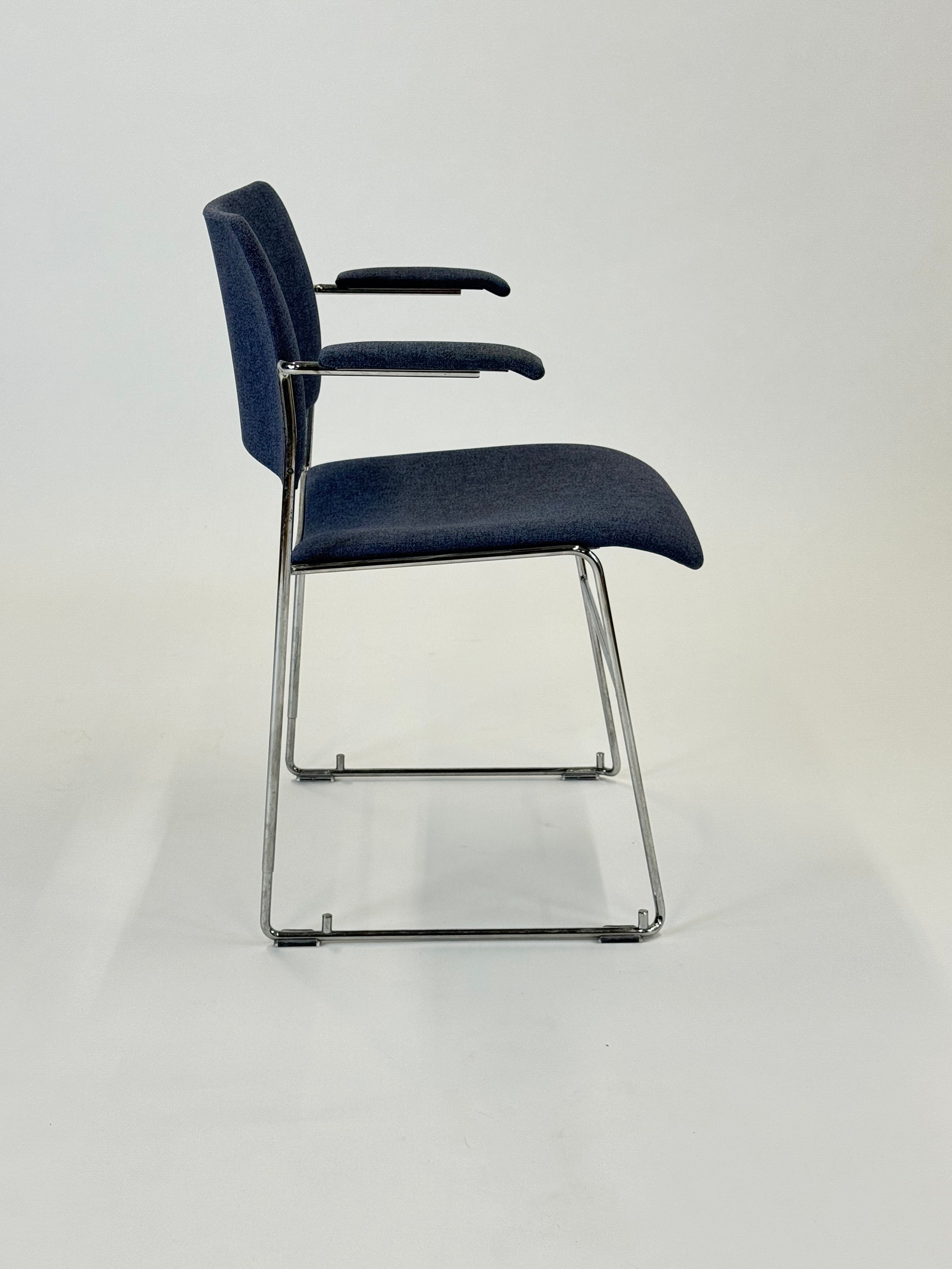 Howe | 40/4 Konferencestol (Blå m. Krom Stel)