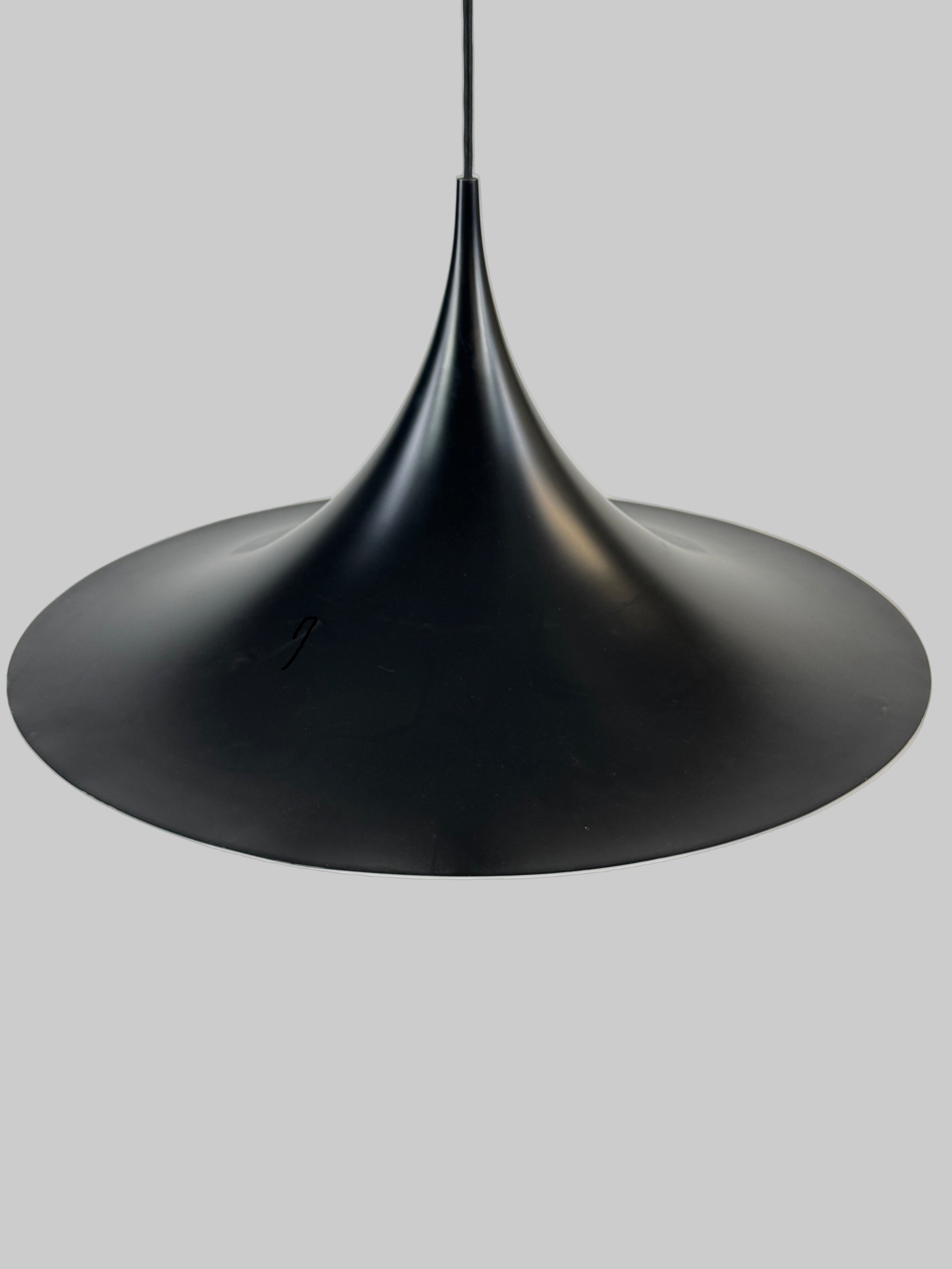 Gubi | Semi Pendant (Ø60)