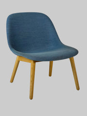 Muuto Fiber Lounge Stol – Blå/Eg Stel