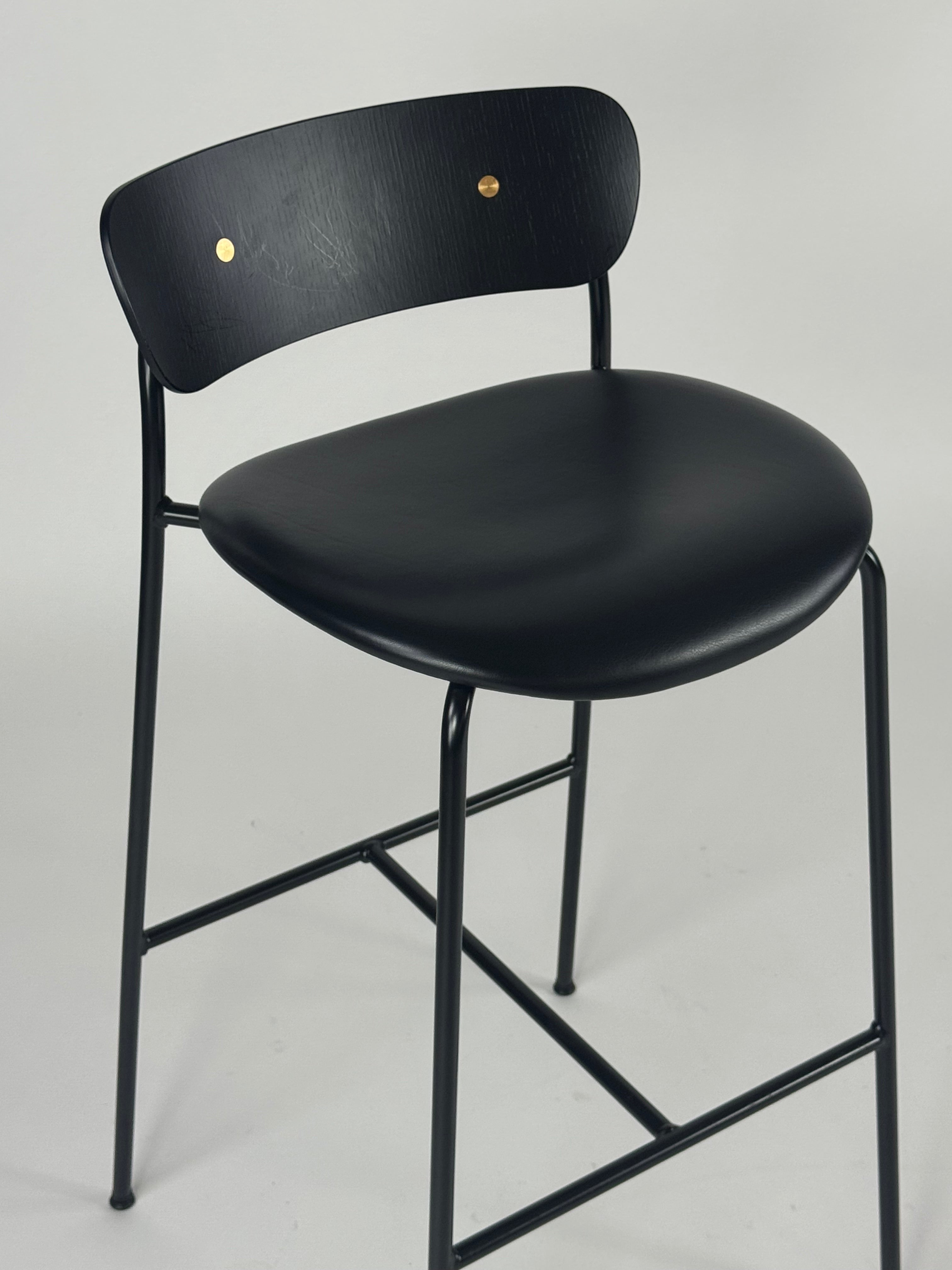 &Tradition Pavilion AV10 Barstol – Sort Læder