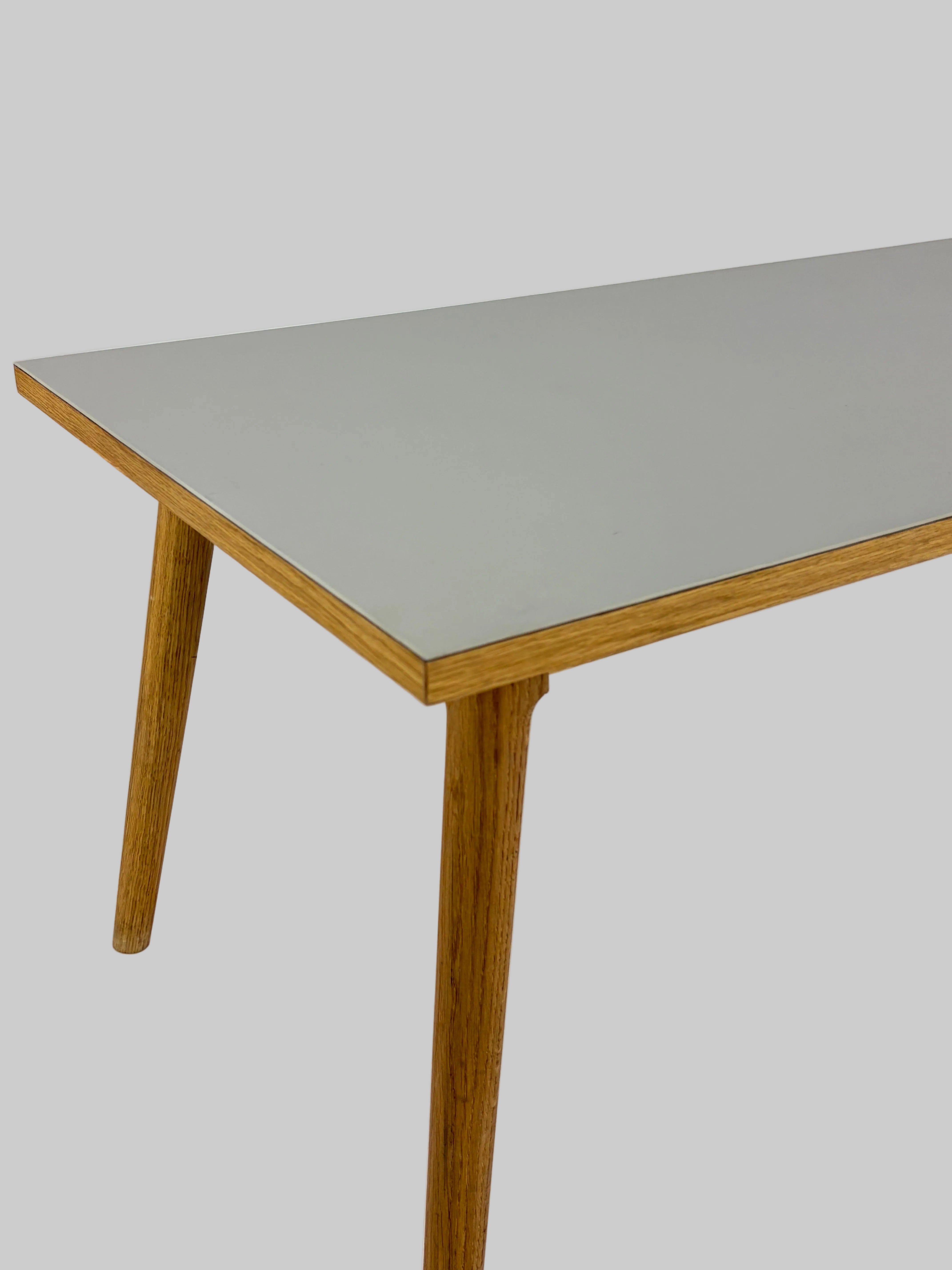 DAYLY AA-32 Sofabord – Grå/Eg Stel 100x50x45cm