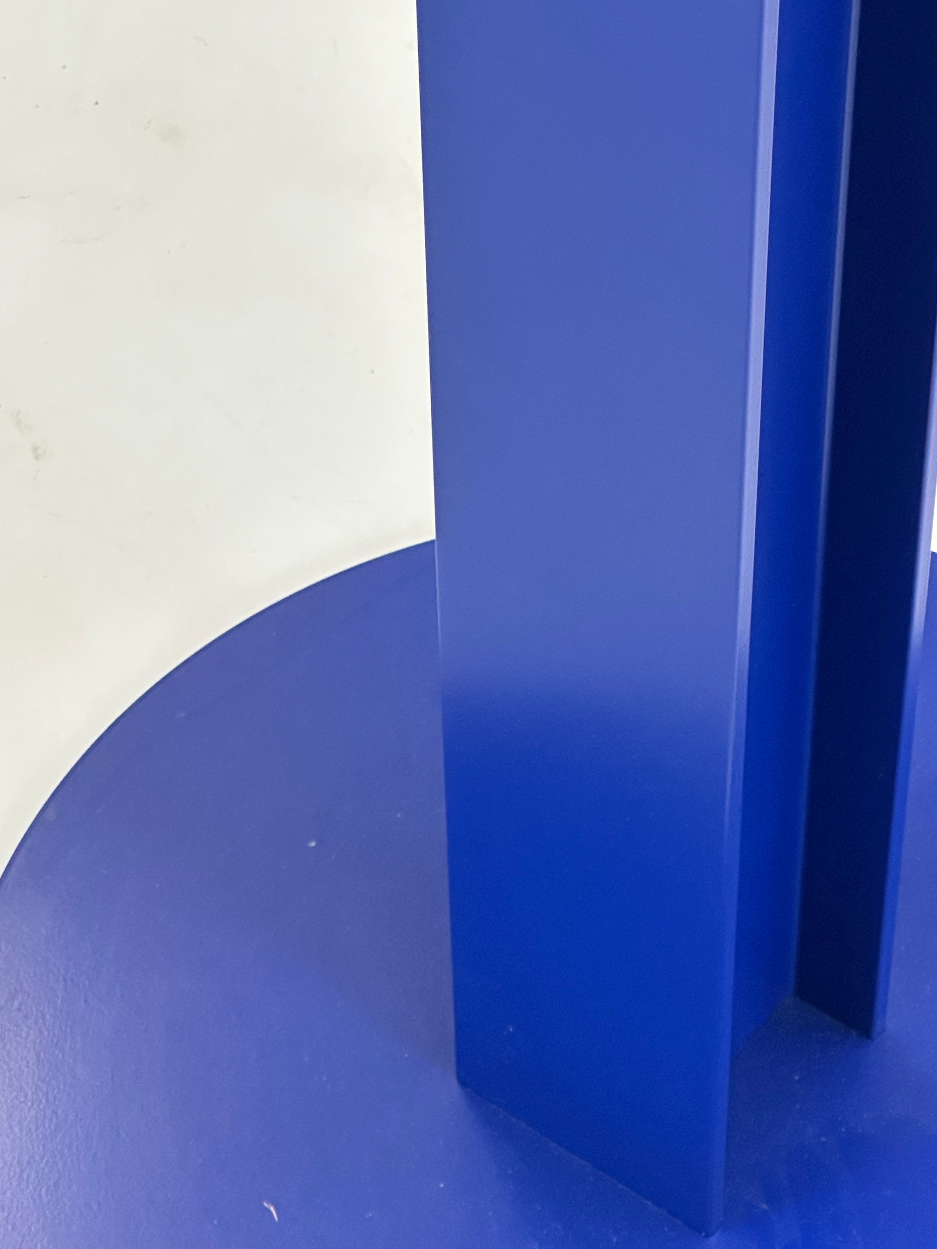 +Halle HEB 02 High Table