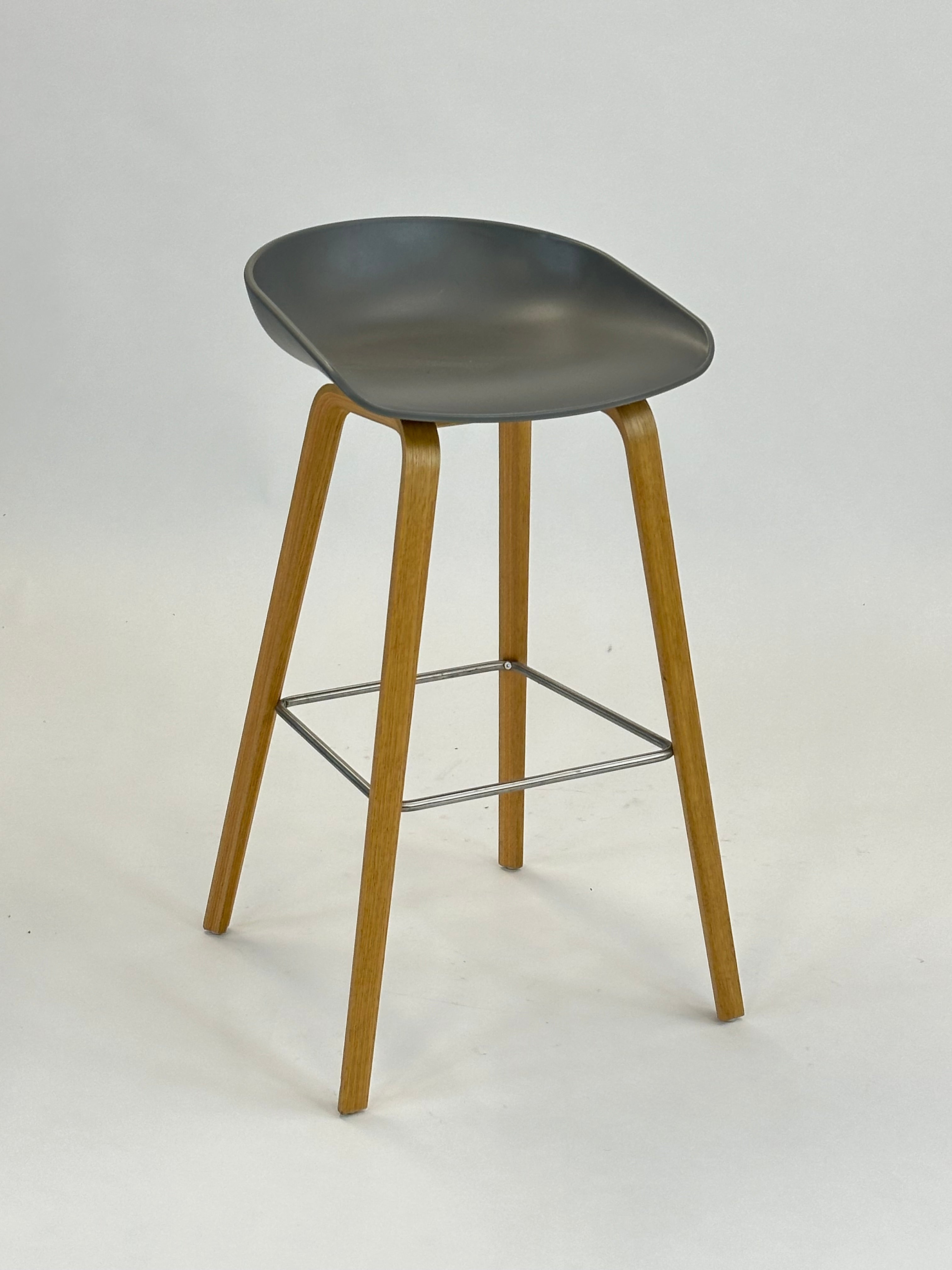 HAY - About a Stool AAS 32 (Grå)