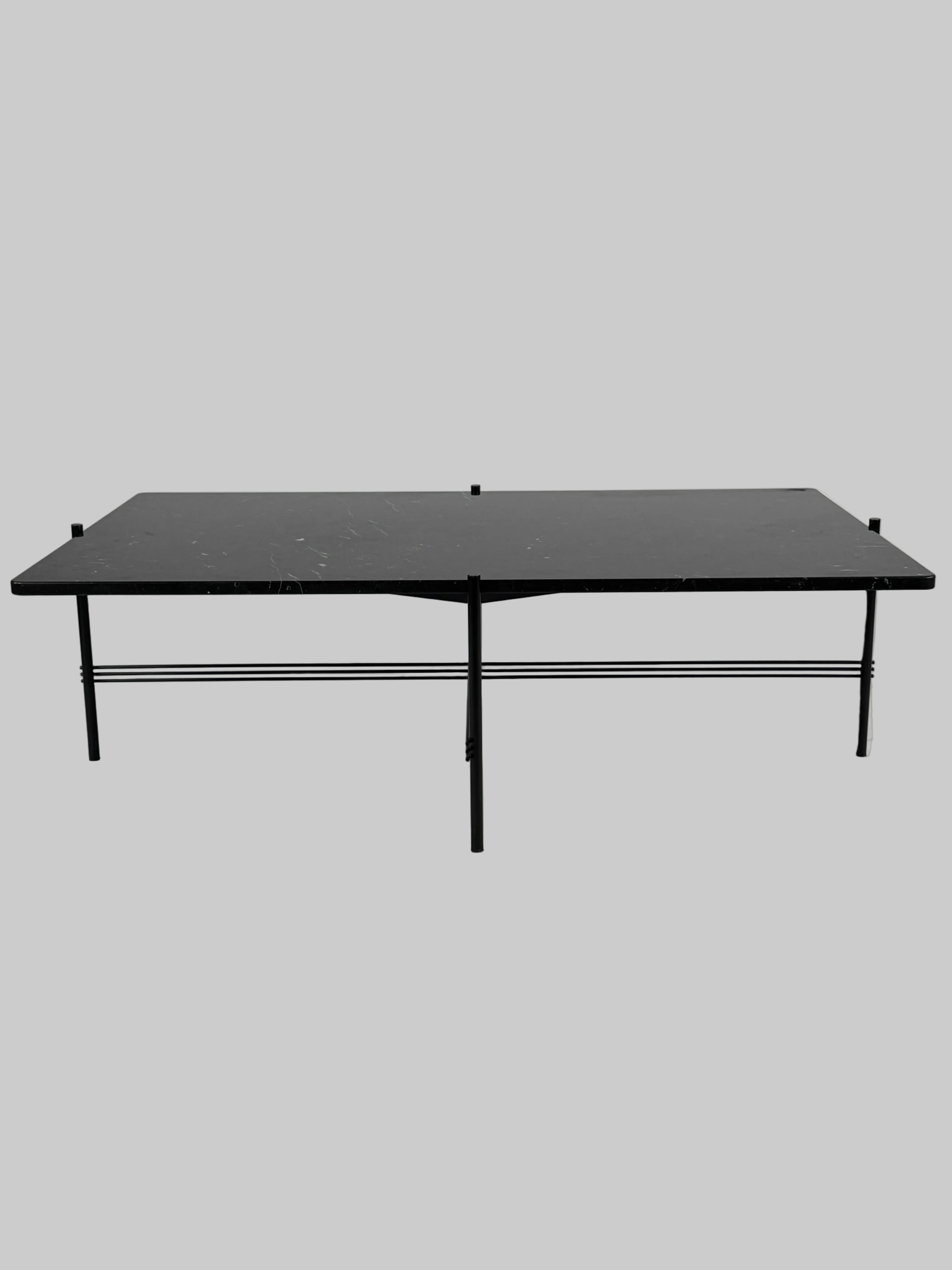 GUBI TS Coffee Table – Sort Marmor