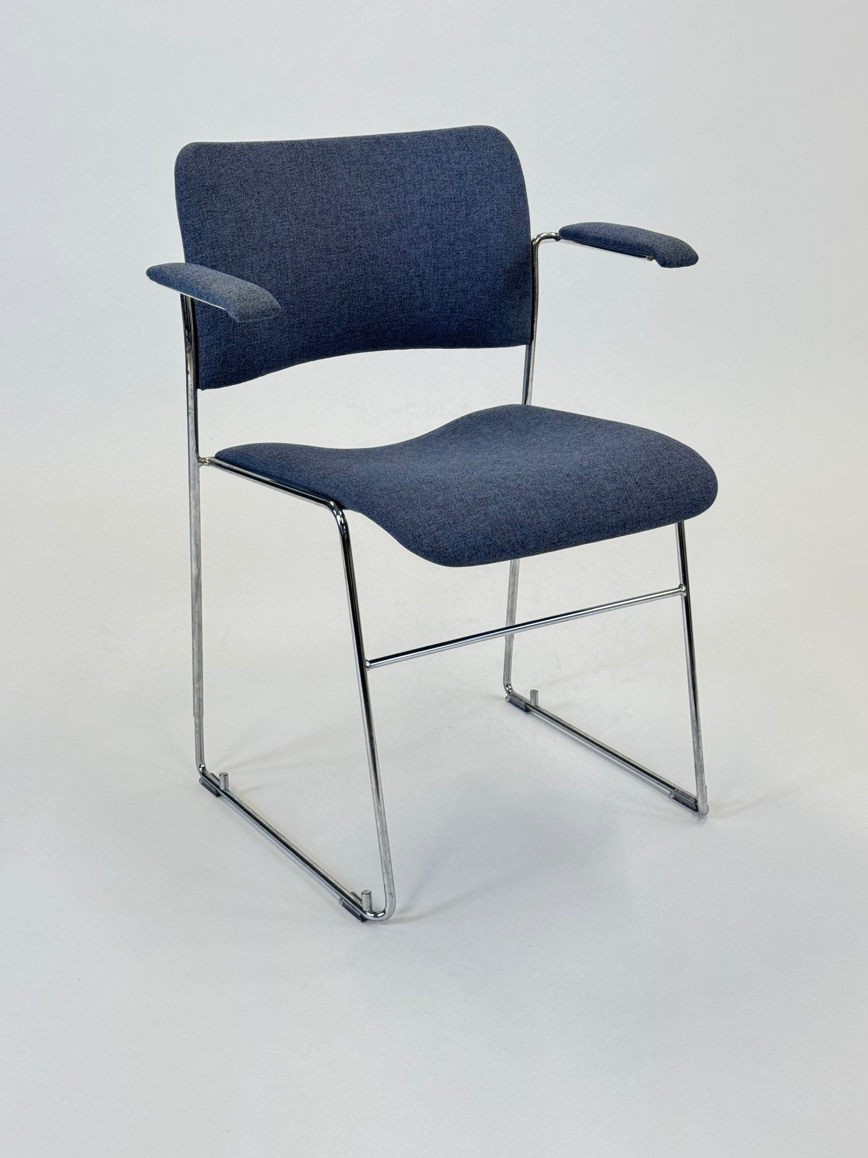 Howe | 40/4 Konferencestol (Blå m. Krom Stel)