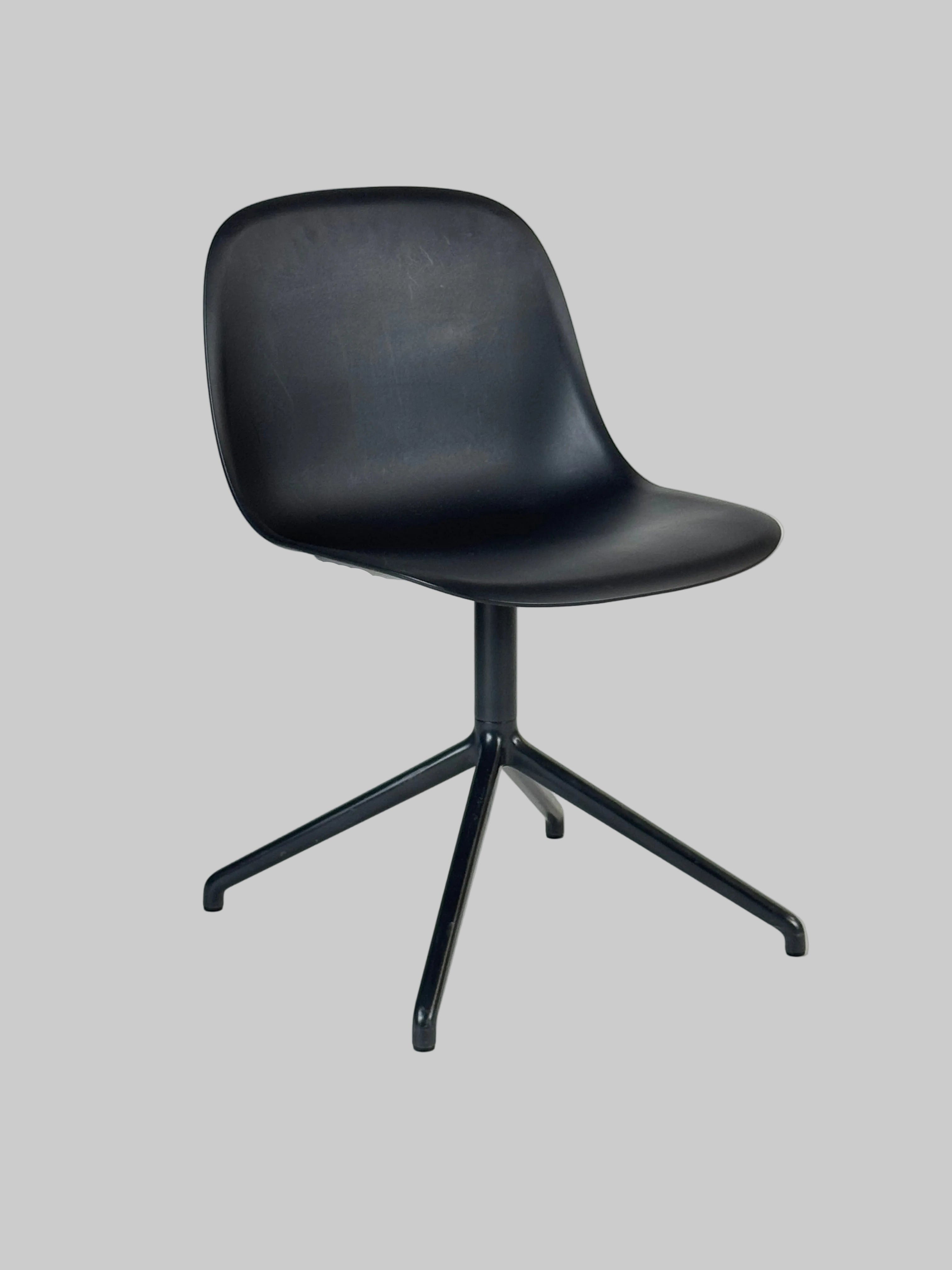 Muuto Fiber Side Chair – Antracitgrå