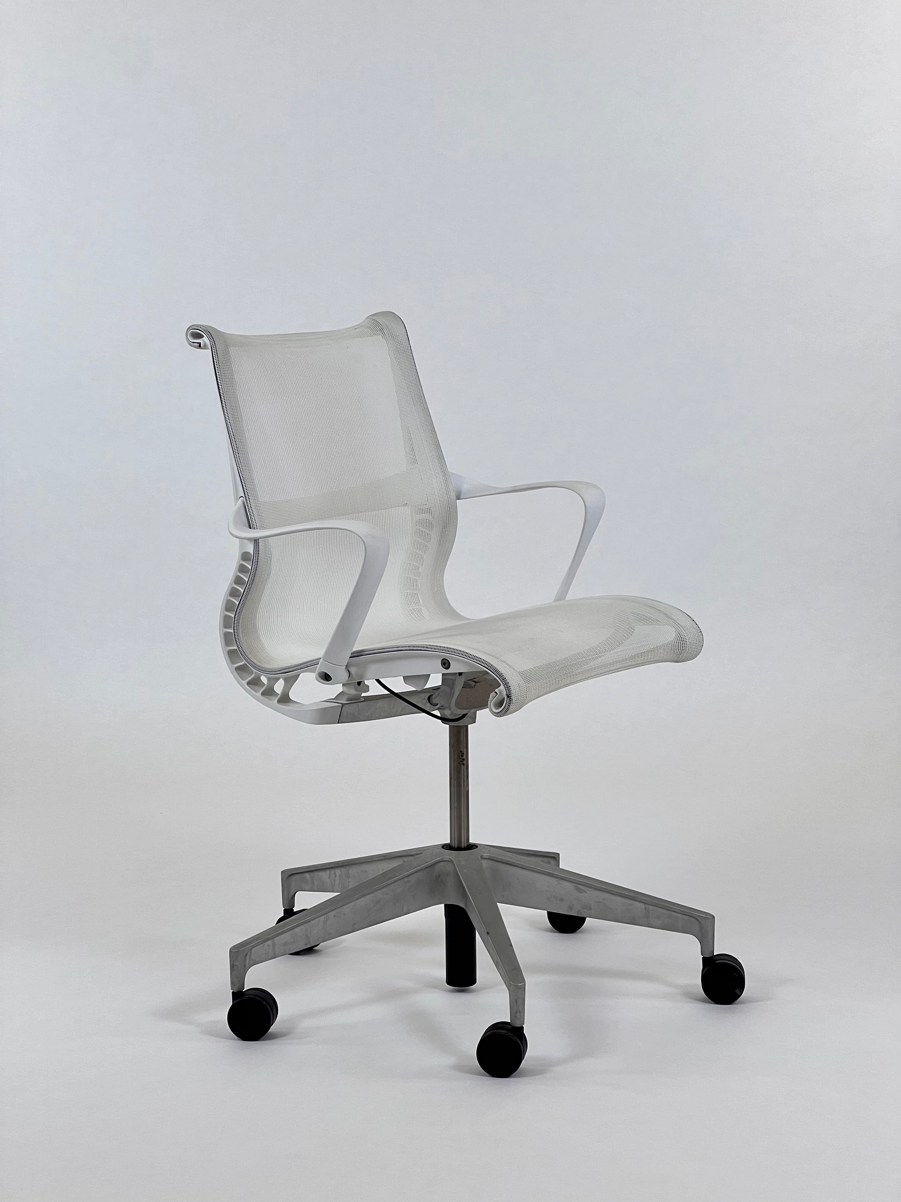 Herman Miller Setu Chair - med armlæn