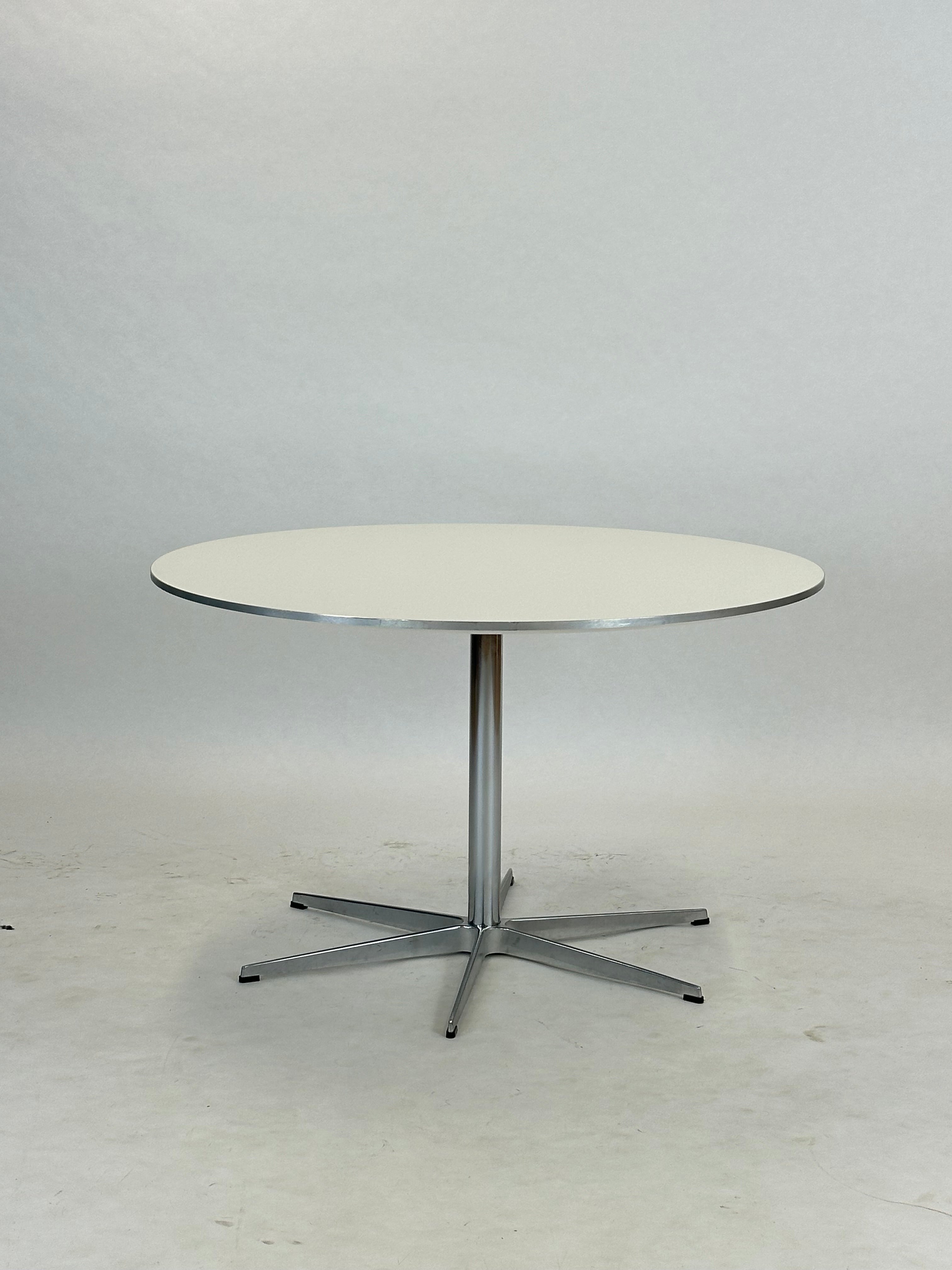 Fritz Hansen - A825