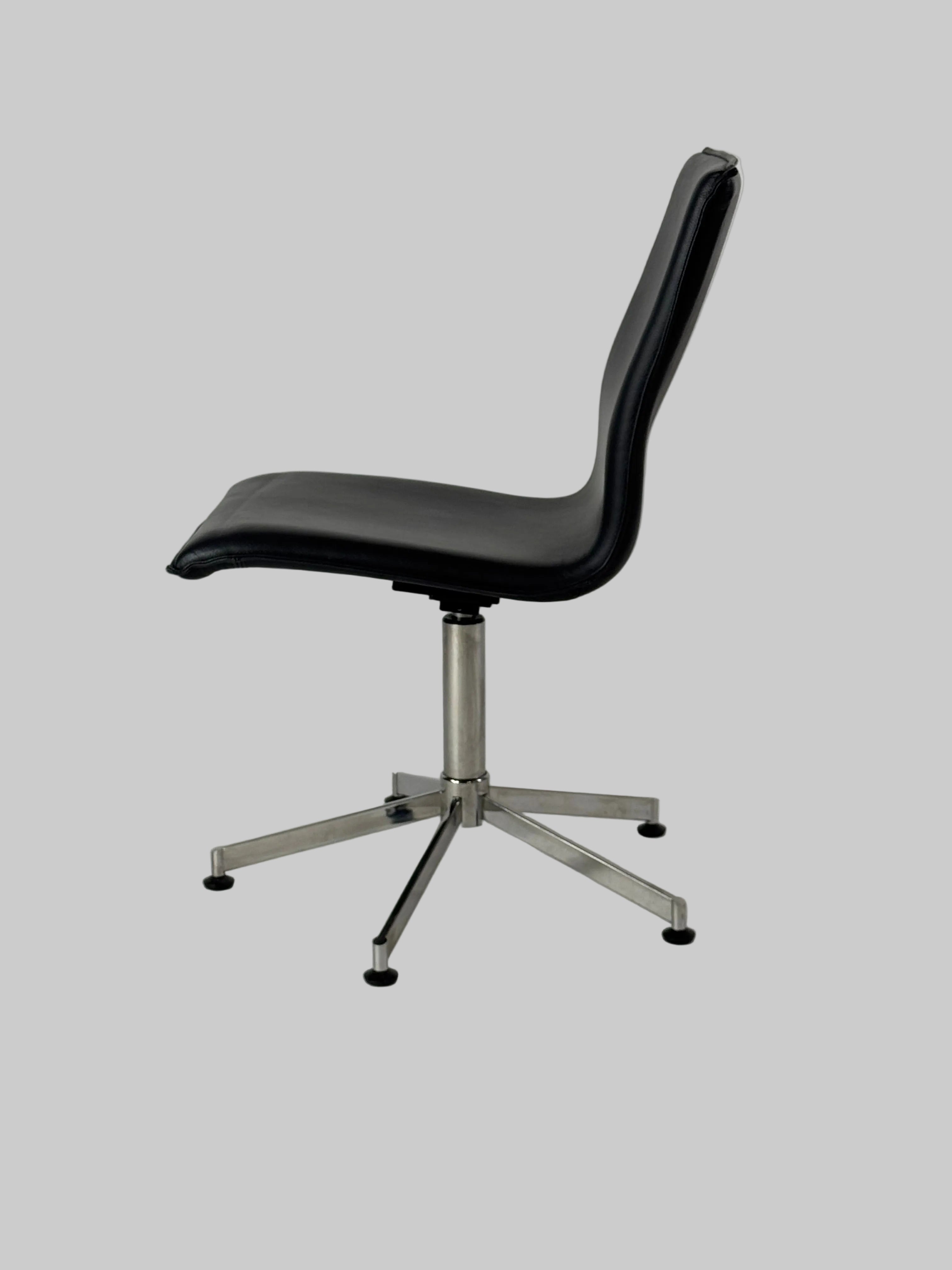 Magnus Olesen Inferno Stol – Sort Læder