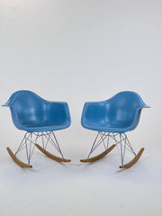 Sæt af to Vitra Eames Plastic Armchairs RAR