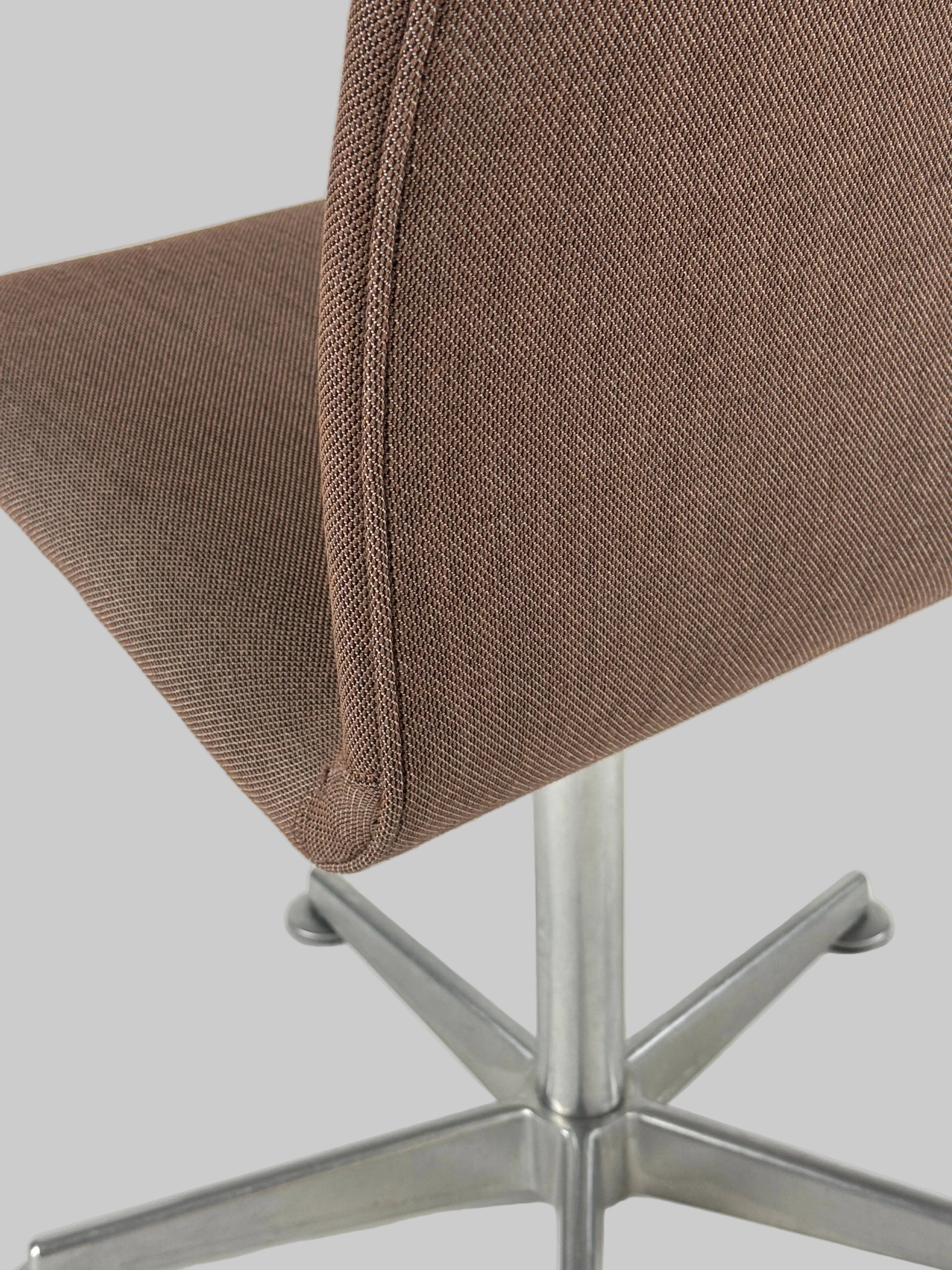 Fritz Hansen Oxford Stol – Brun/Krom Stel