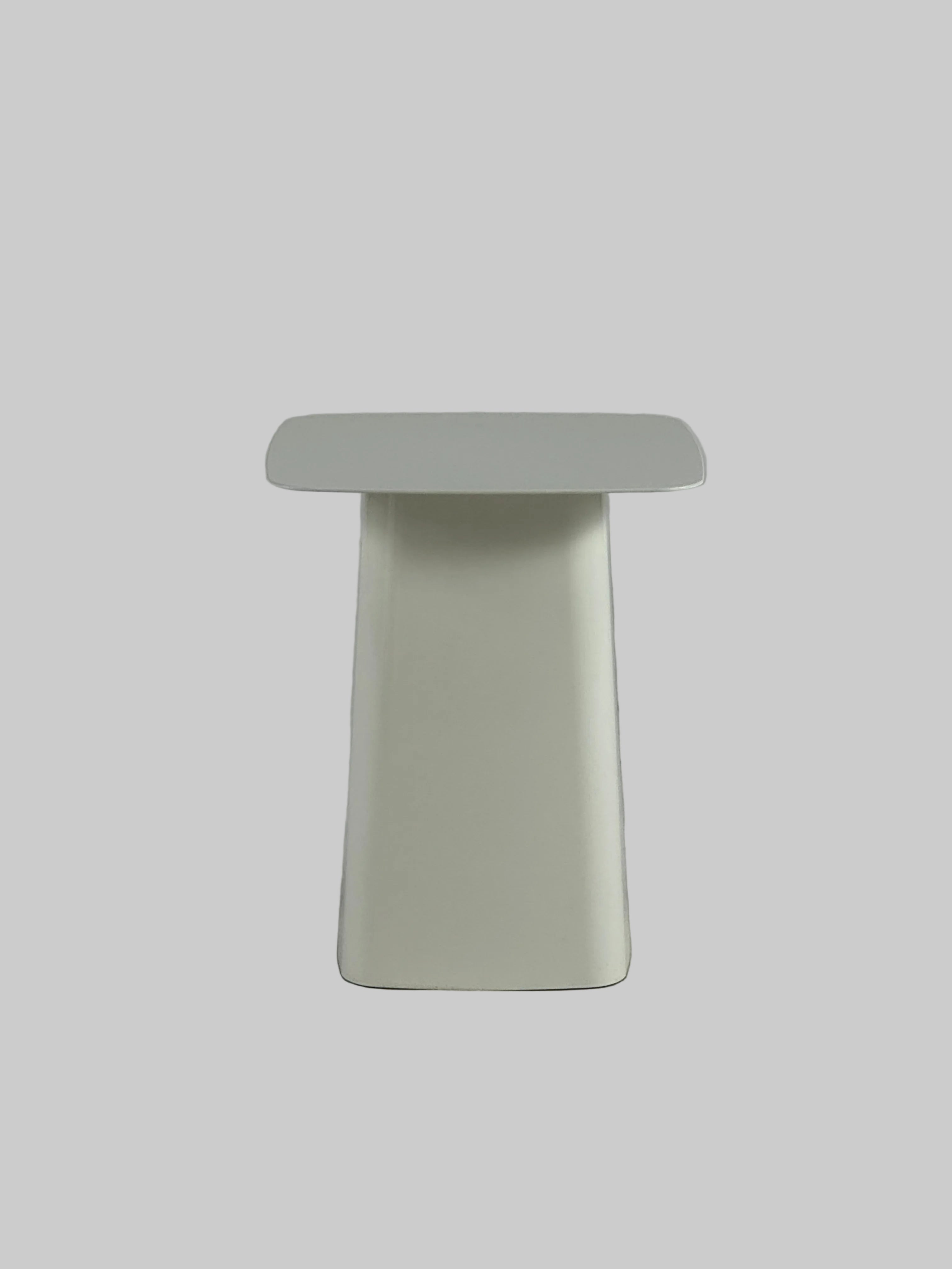 Vitra Metal Side Table Medium  – Hvid 40x40x45cm
