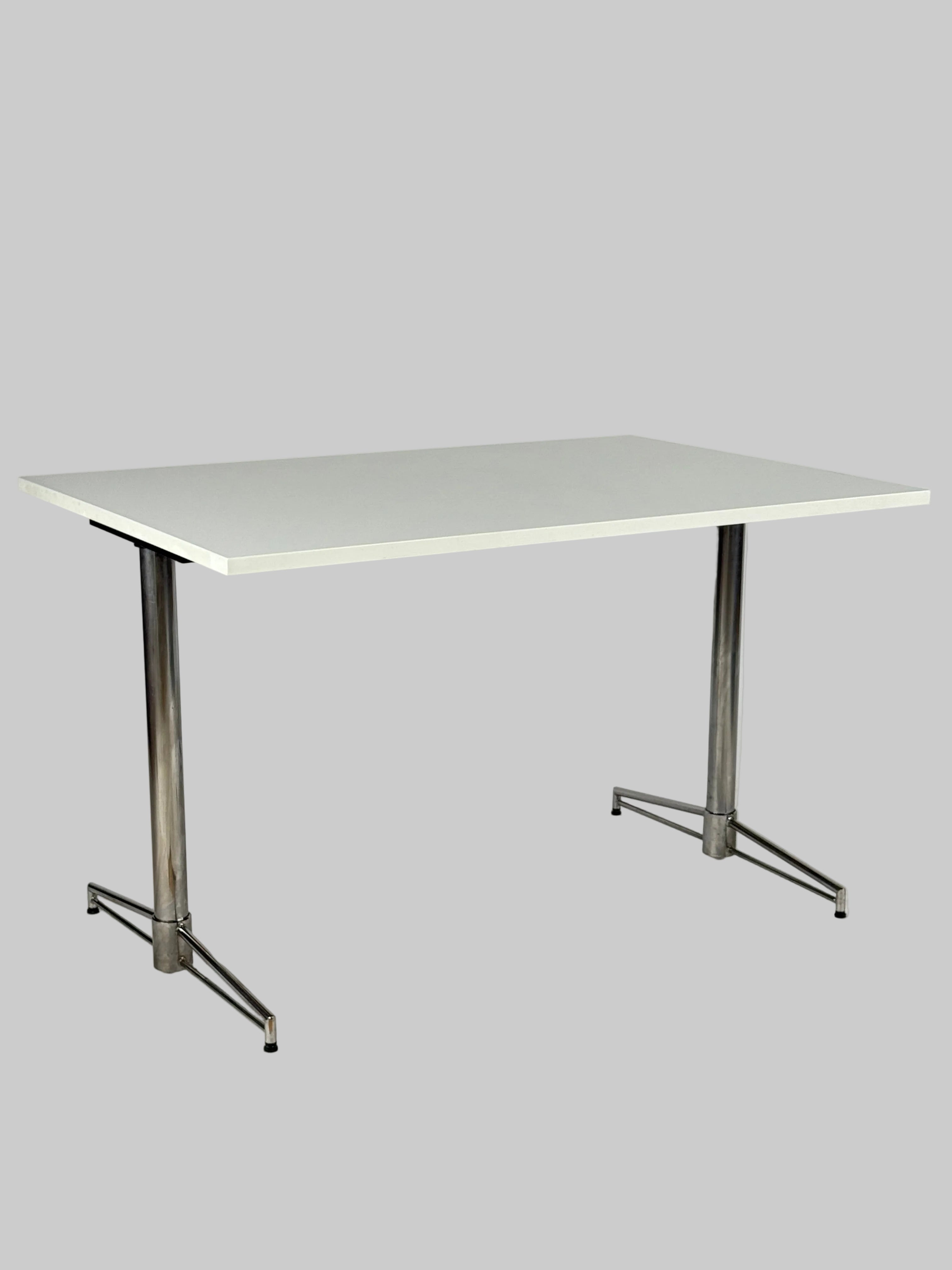 Johanson Design T-bone Bord – Hvid/Krom