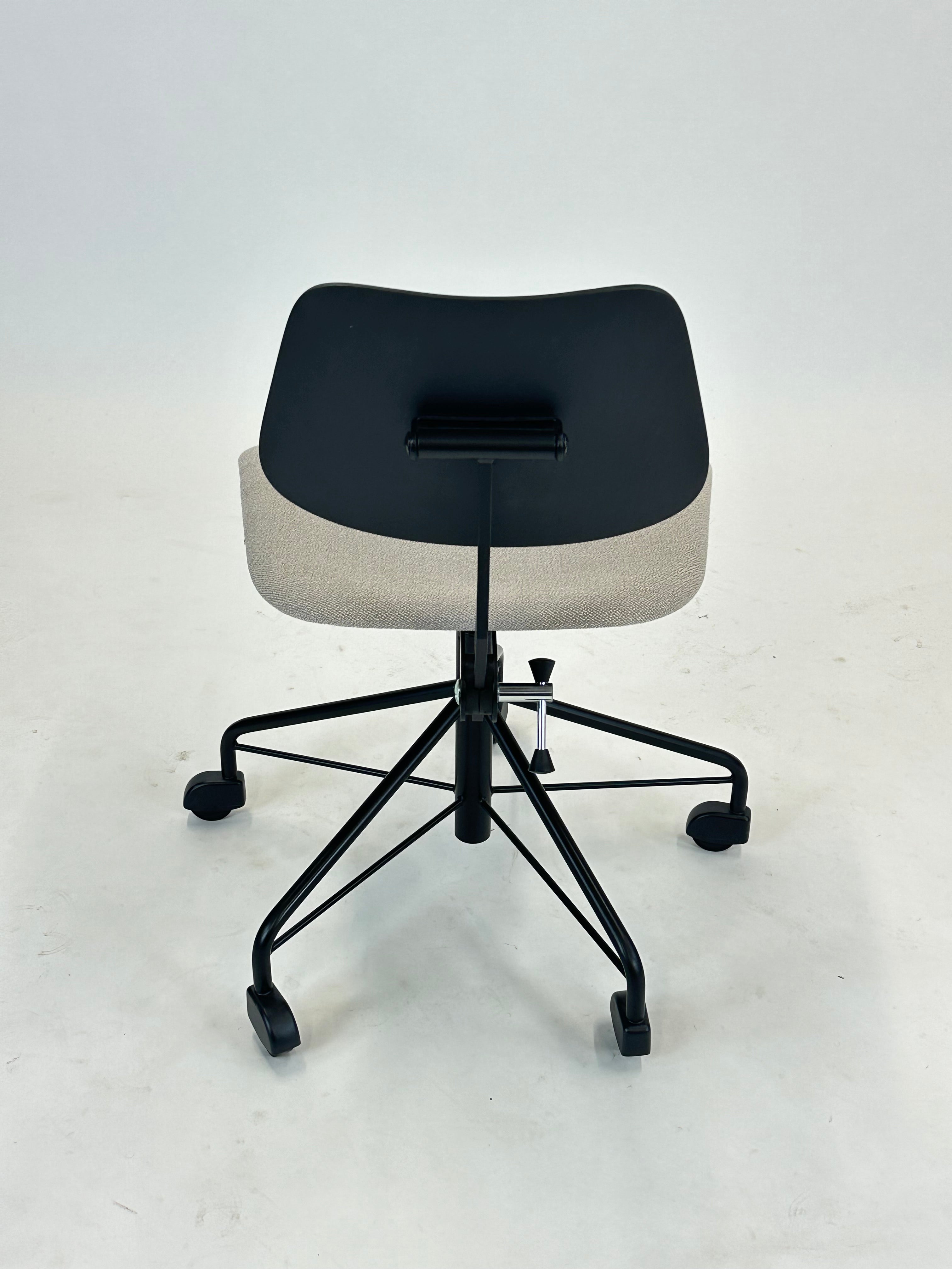 12.1 Workchair - Labofa