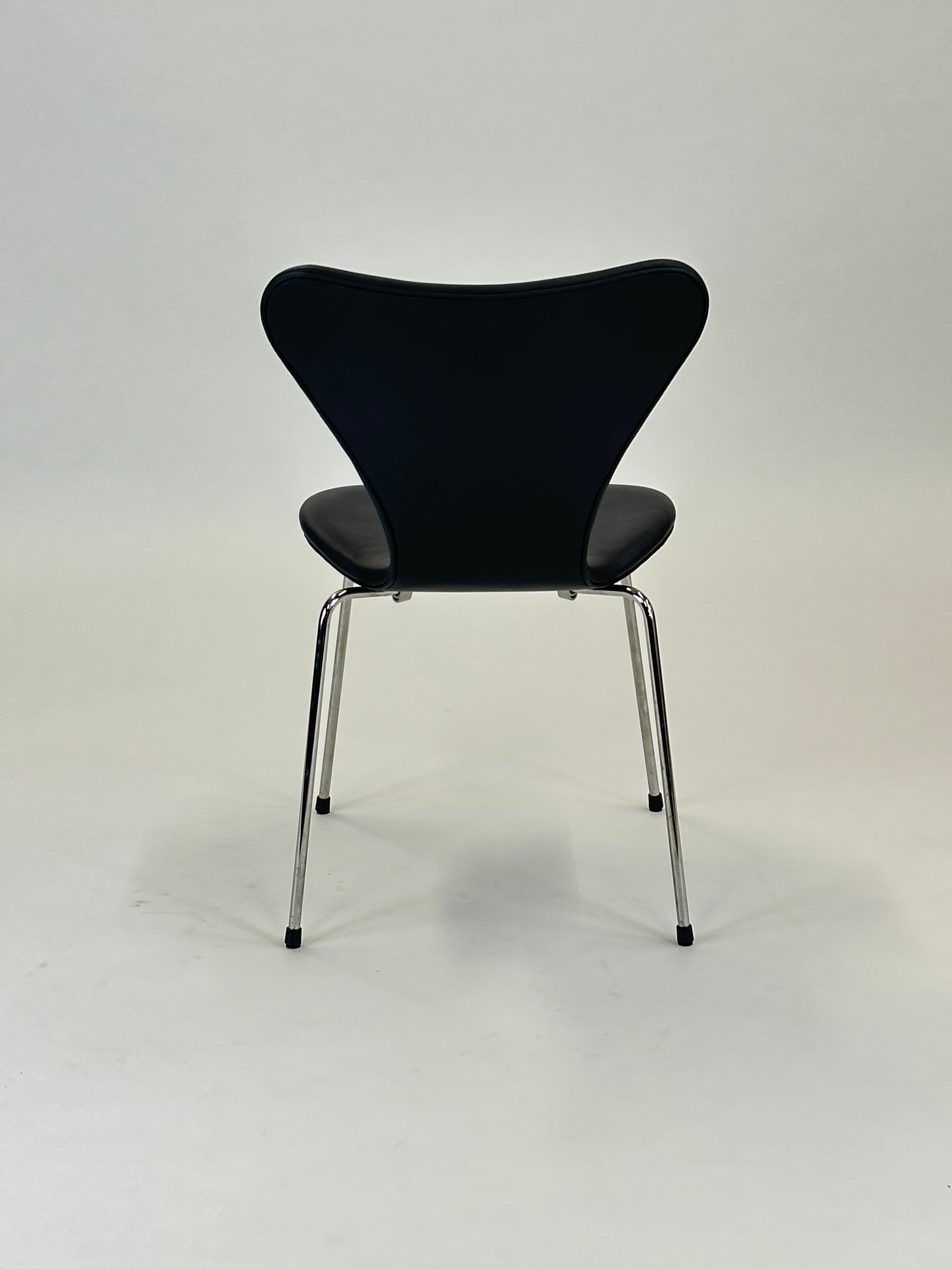 Fritz Hansen | Series 7 Stol (Sort)