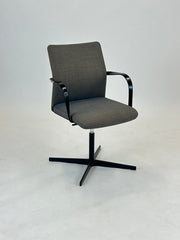 Howe | MN1 Mødestol (Grå)