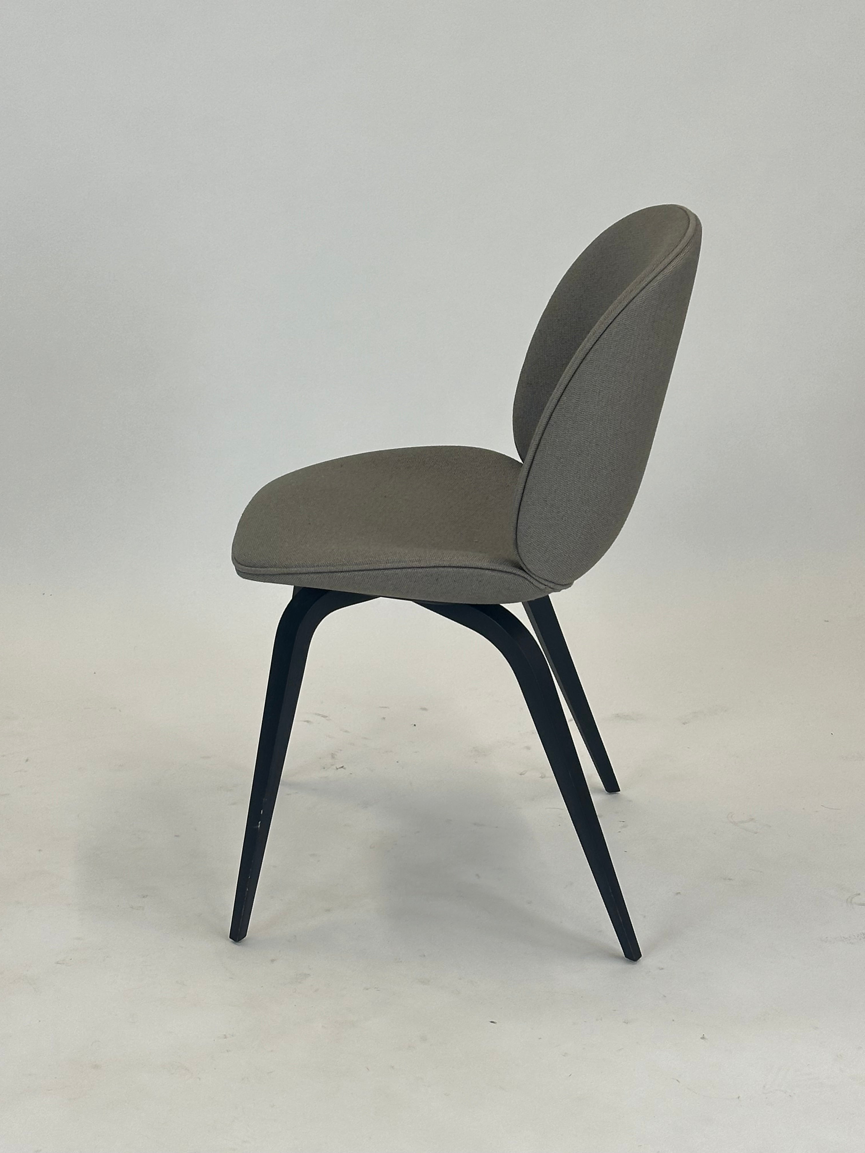 GUBI | Beetle Chair (Lysegrå)