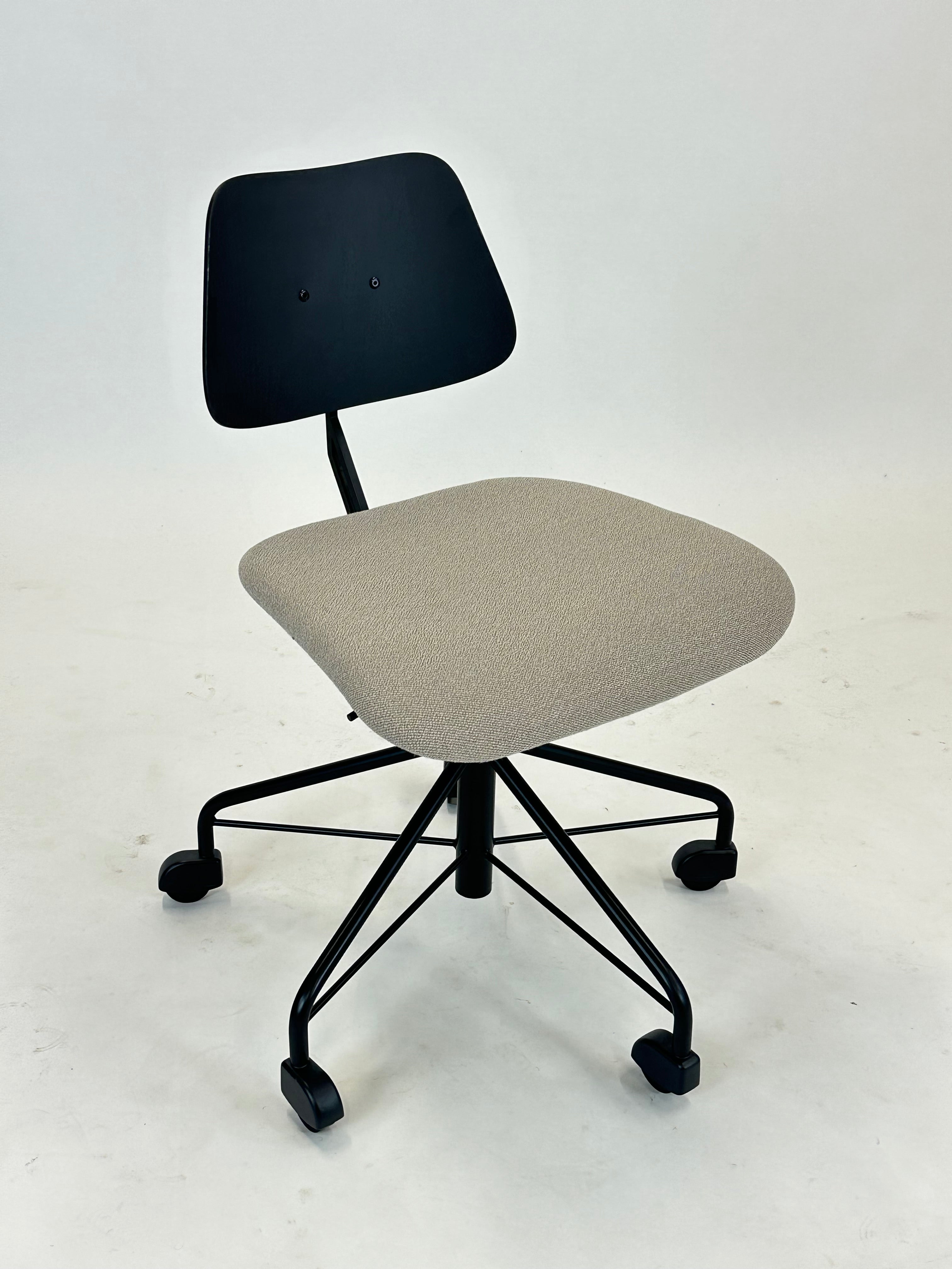 12.1 Workchair - Labofa