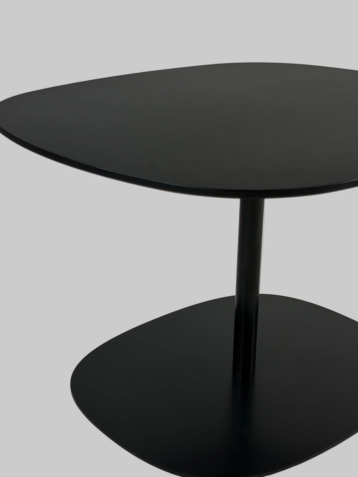 Skandiform Matsumoto Sofabord – Sort 77x67xH48cm