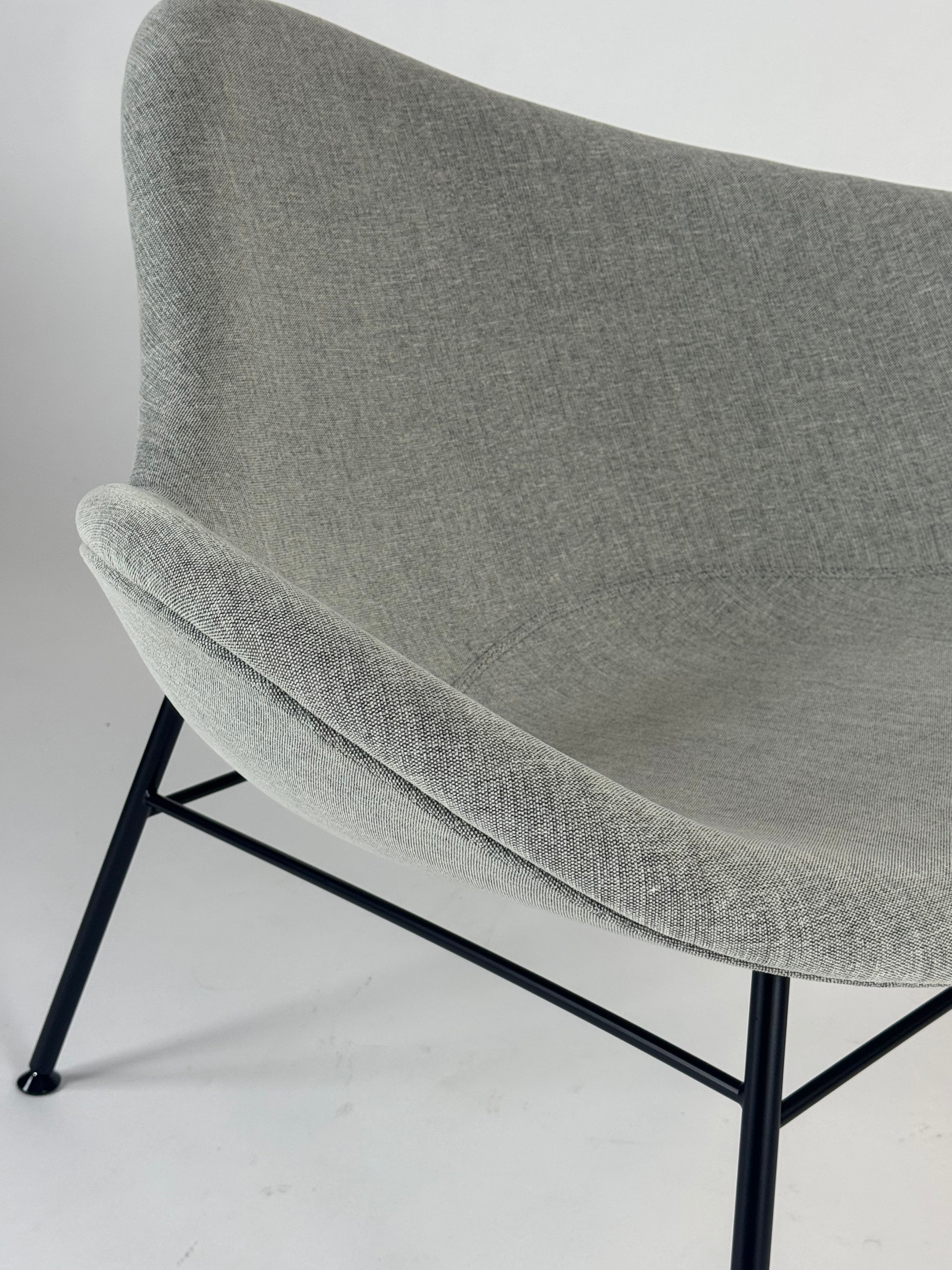 +Halle | K2 4-Leg Loungestol (Grå)