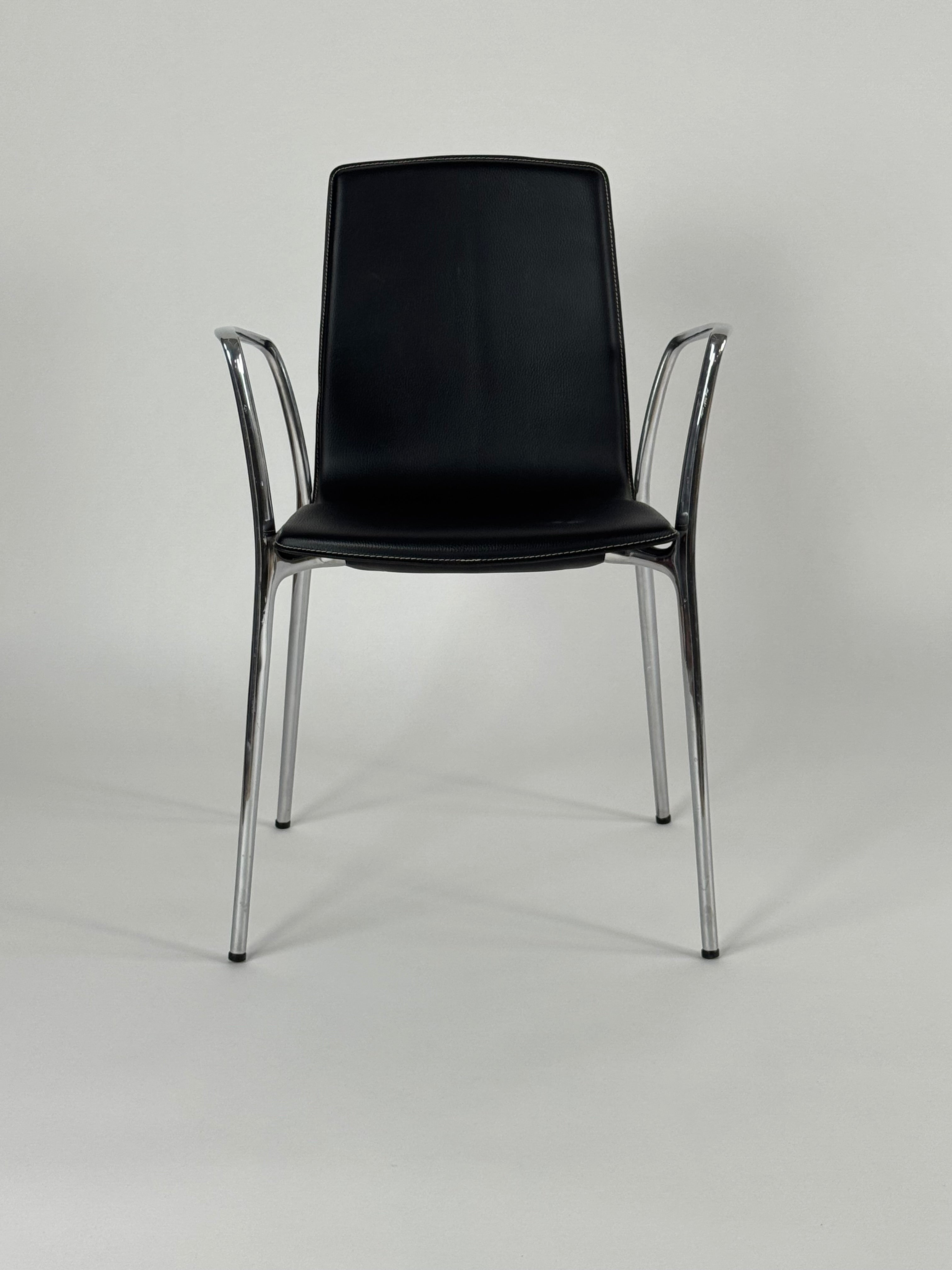 Akaba Gorka Stol – Sort Læder/Krom