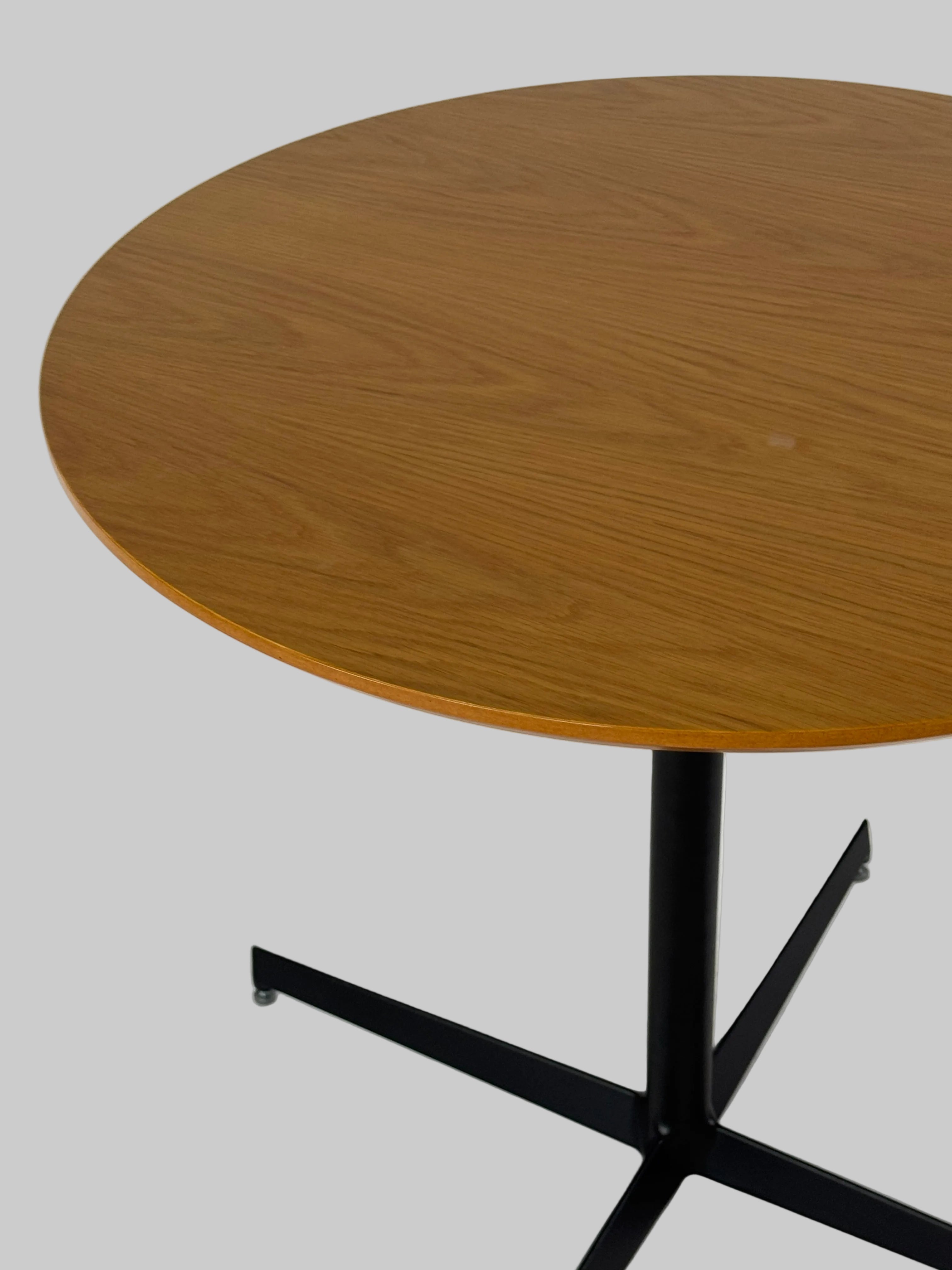 Rundt Bord - Natur/Sort Stel Ø80 cm