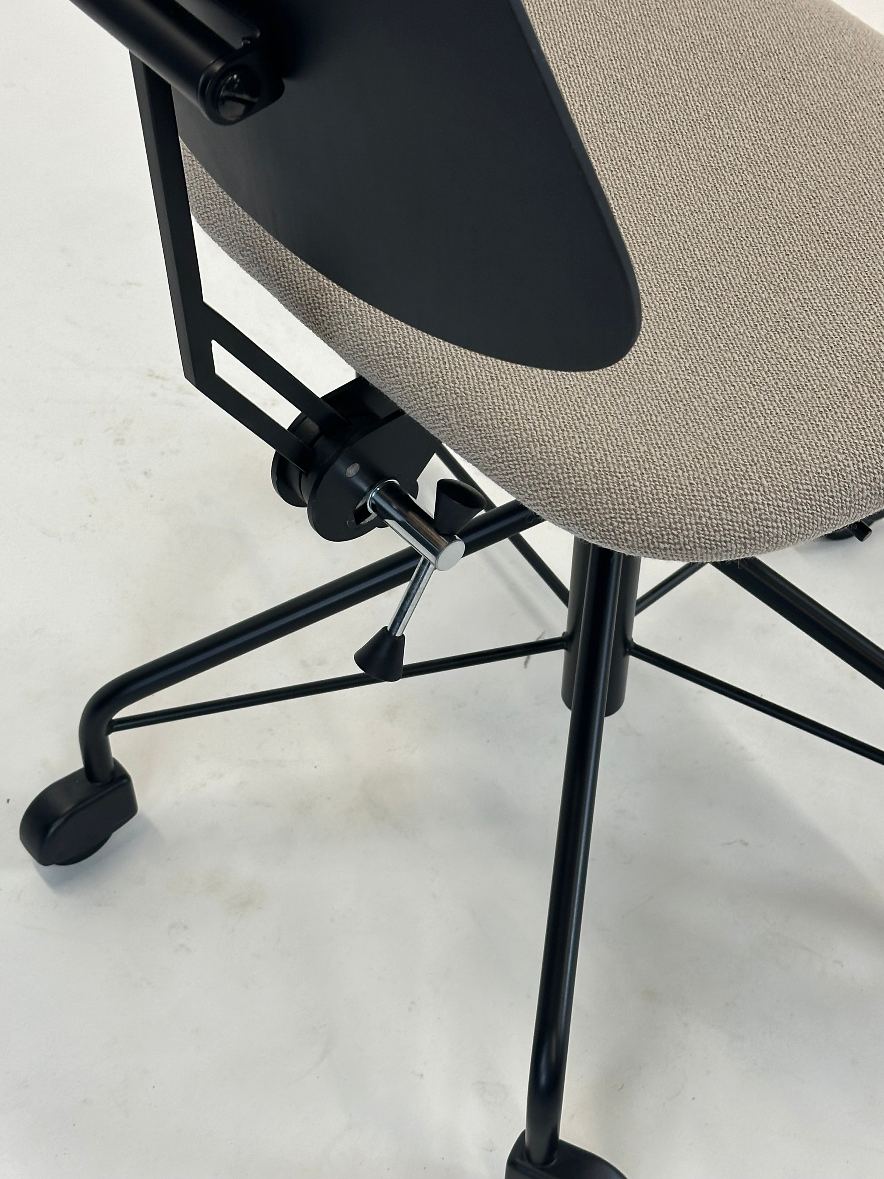 12.1 Workchair - Labofa