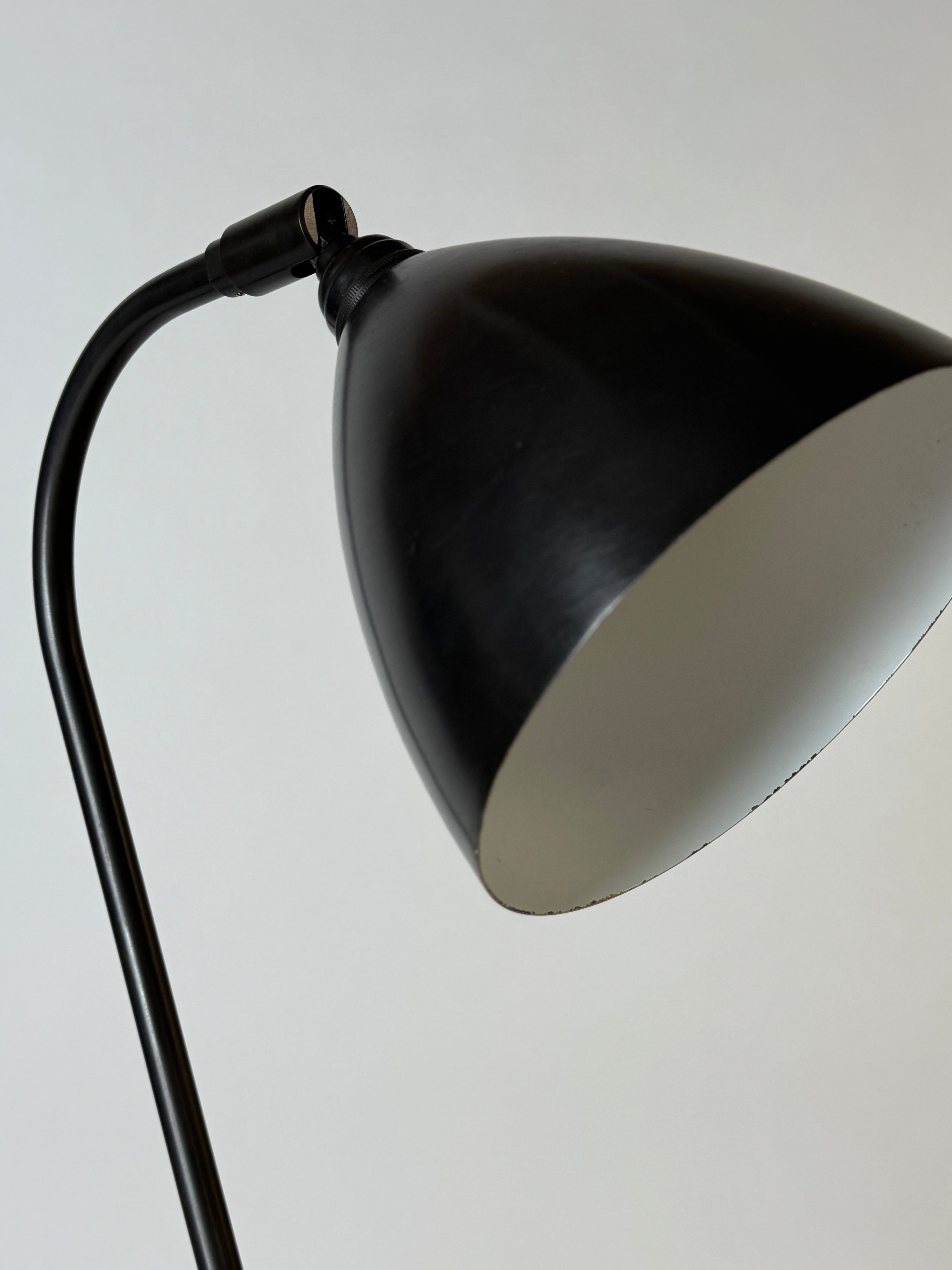 Gubi Bestlite BL2 – Black Brass