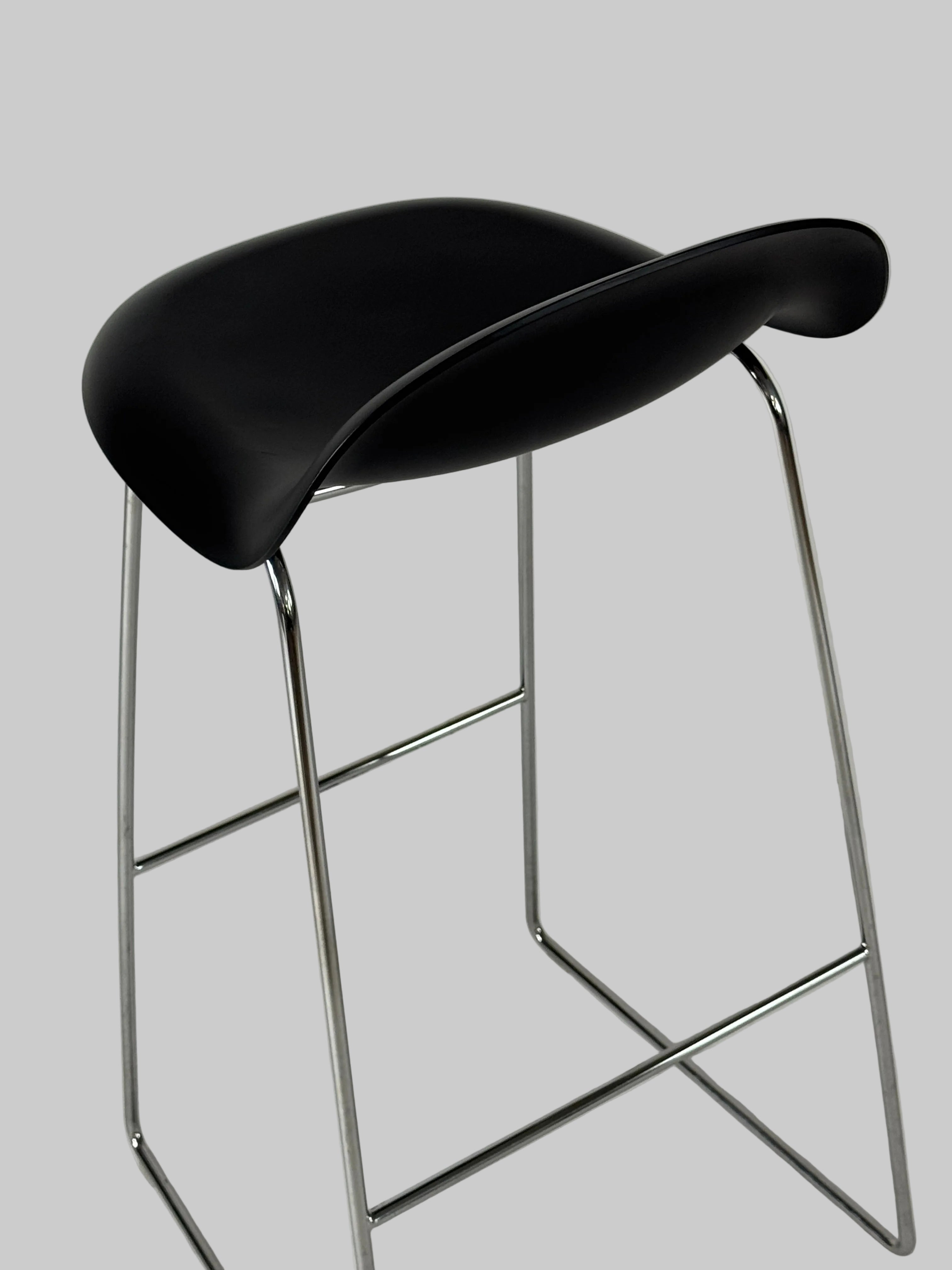 GUBI 3D Bar Stool Barstol – Sort/Krom Stel SH 75 cm