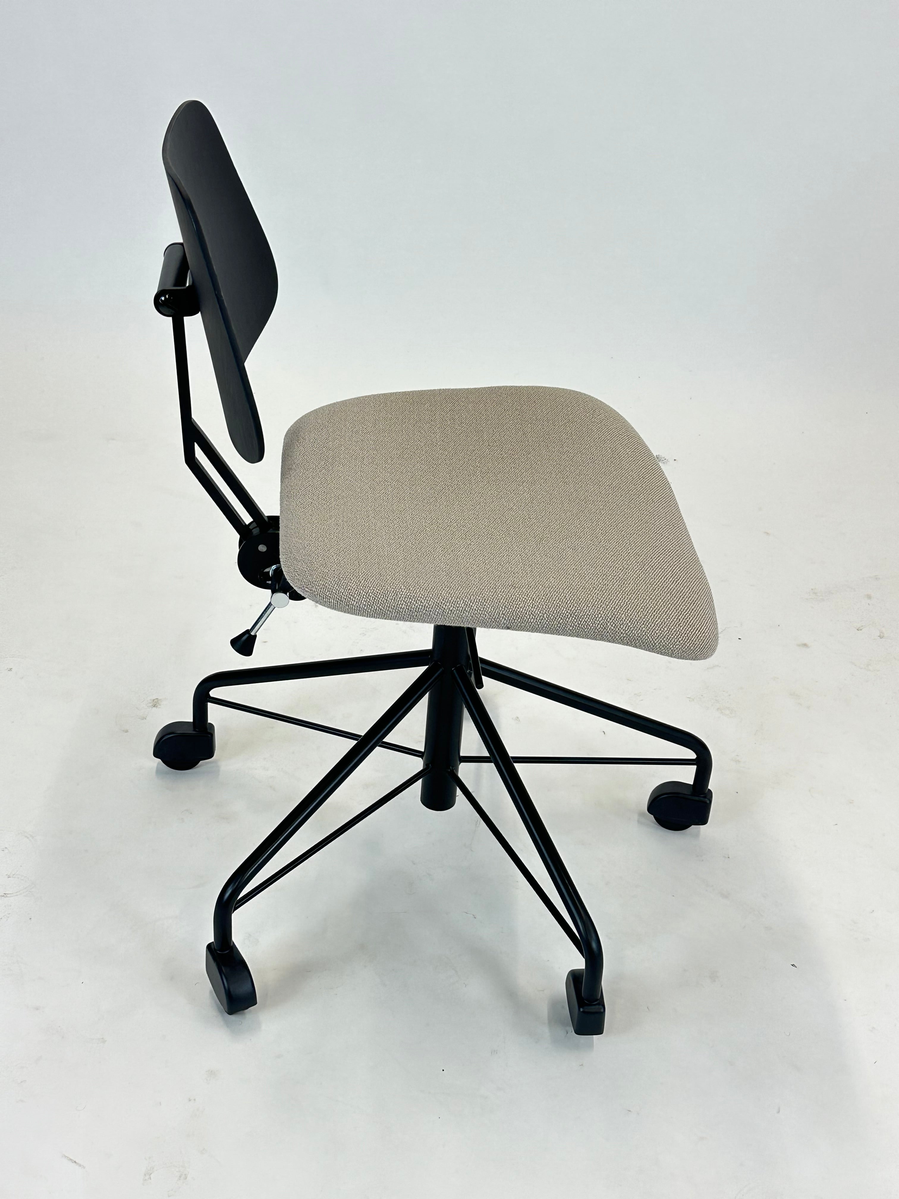 12.1 Workchair - Labofa