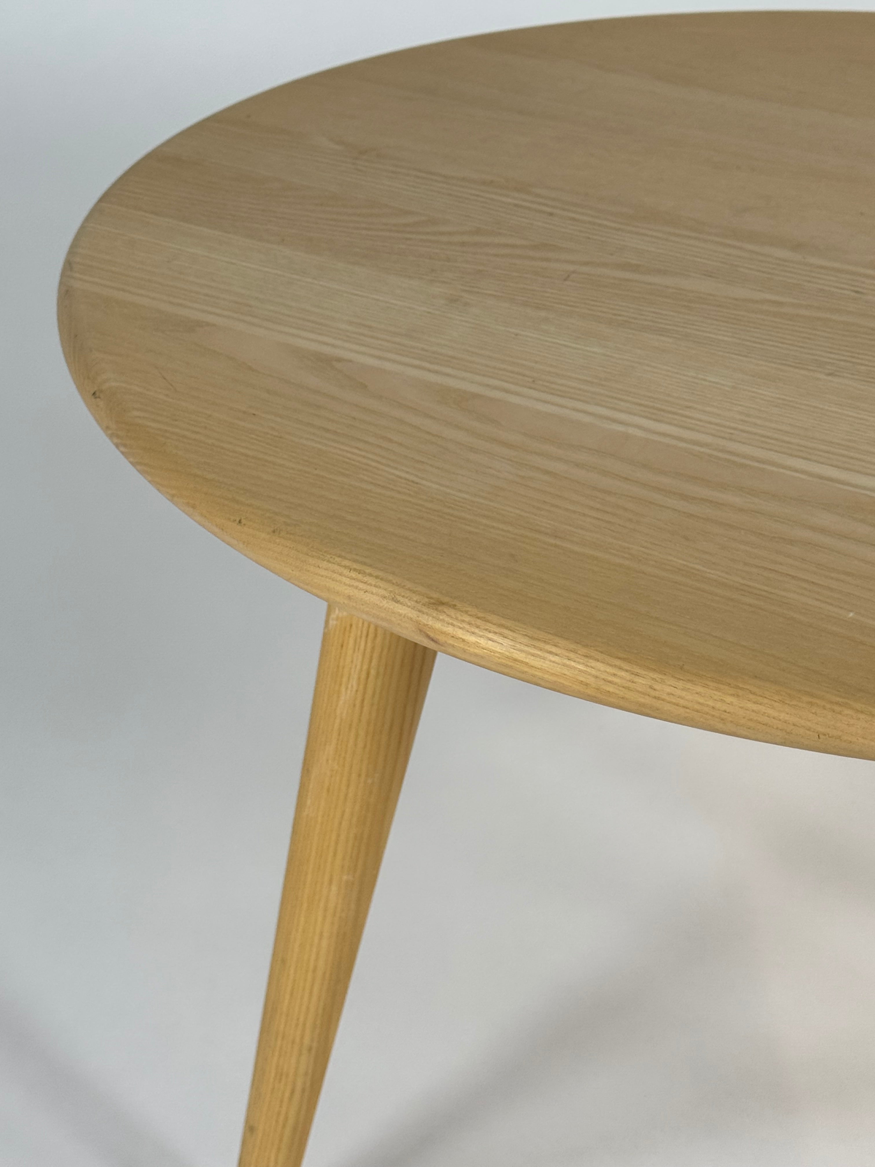 Carl Hansen & Søn CH008 Sofabord – Eg Ø78 cm