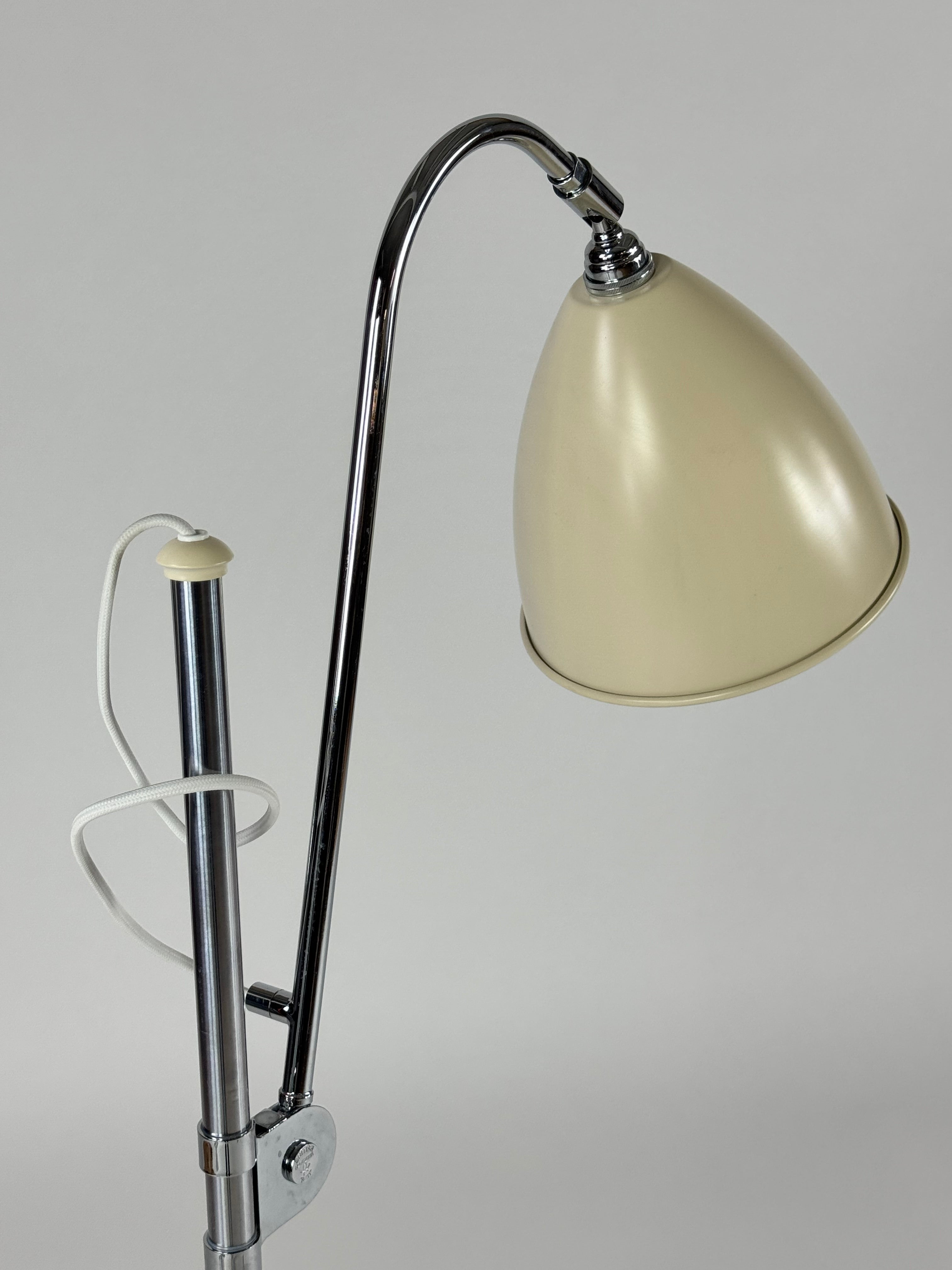 GUBI Bestlite BL3 Gulvlampe – Hvid/Krom Ø21 cm