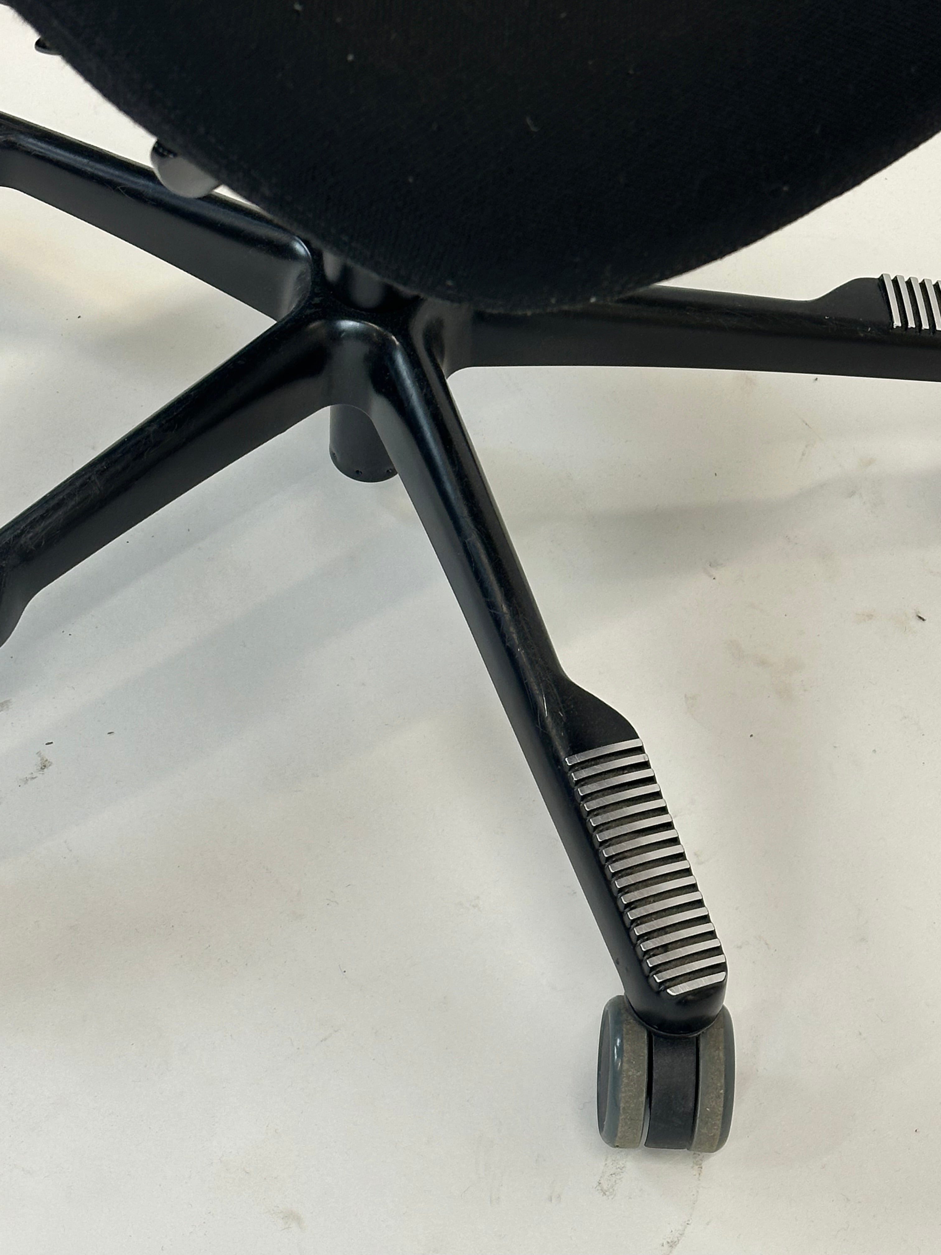 HÅG Sofi 7500 Kontorstol - 150mm - (Sort m. armlæn)