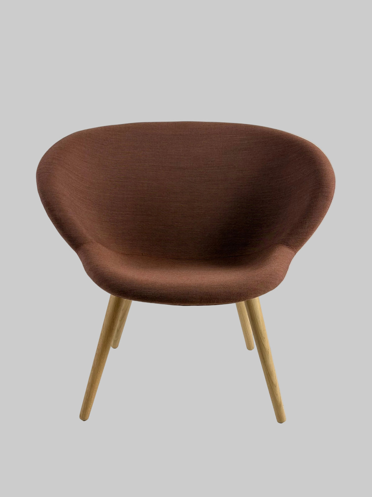 +HALLE Capri Loungestol – Brun/Eg Stel