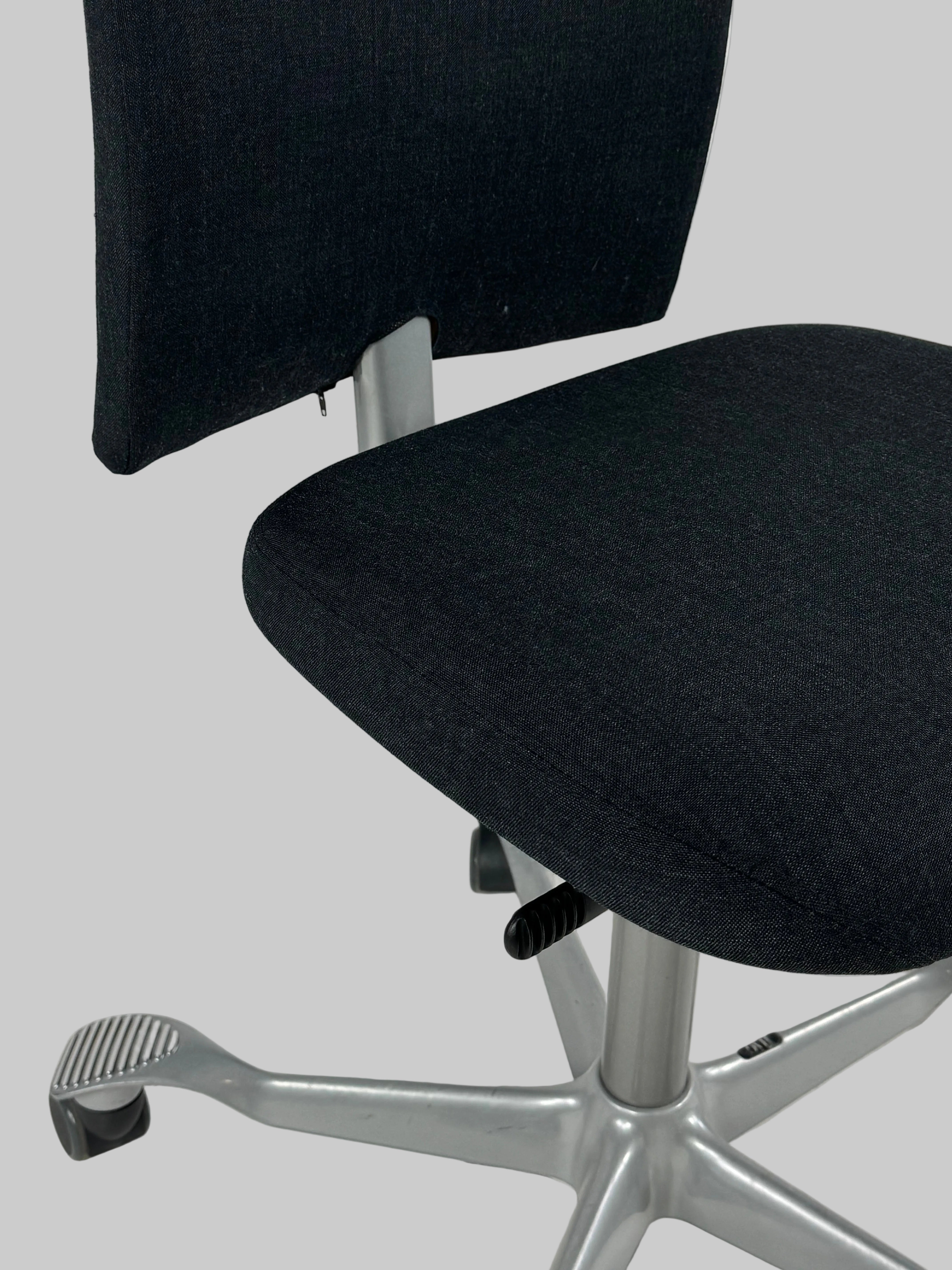 HÅG H04 4100 Kontorstol – Mørkegrå/Gråt Stel 200 mm