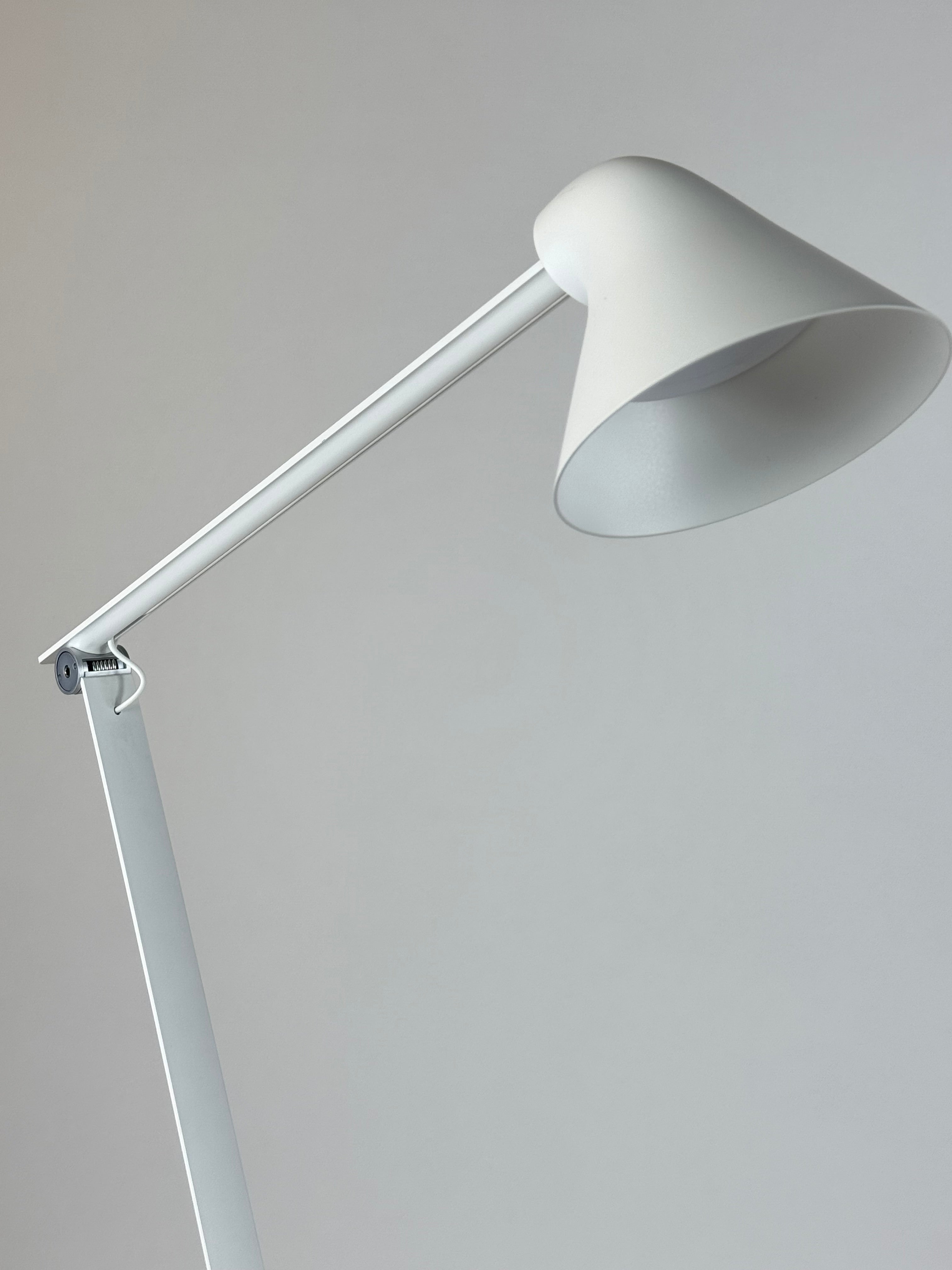 Louis Poulsen NJP Bordlampe - Hvid