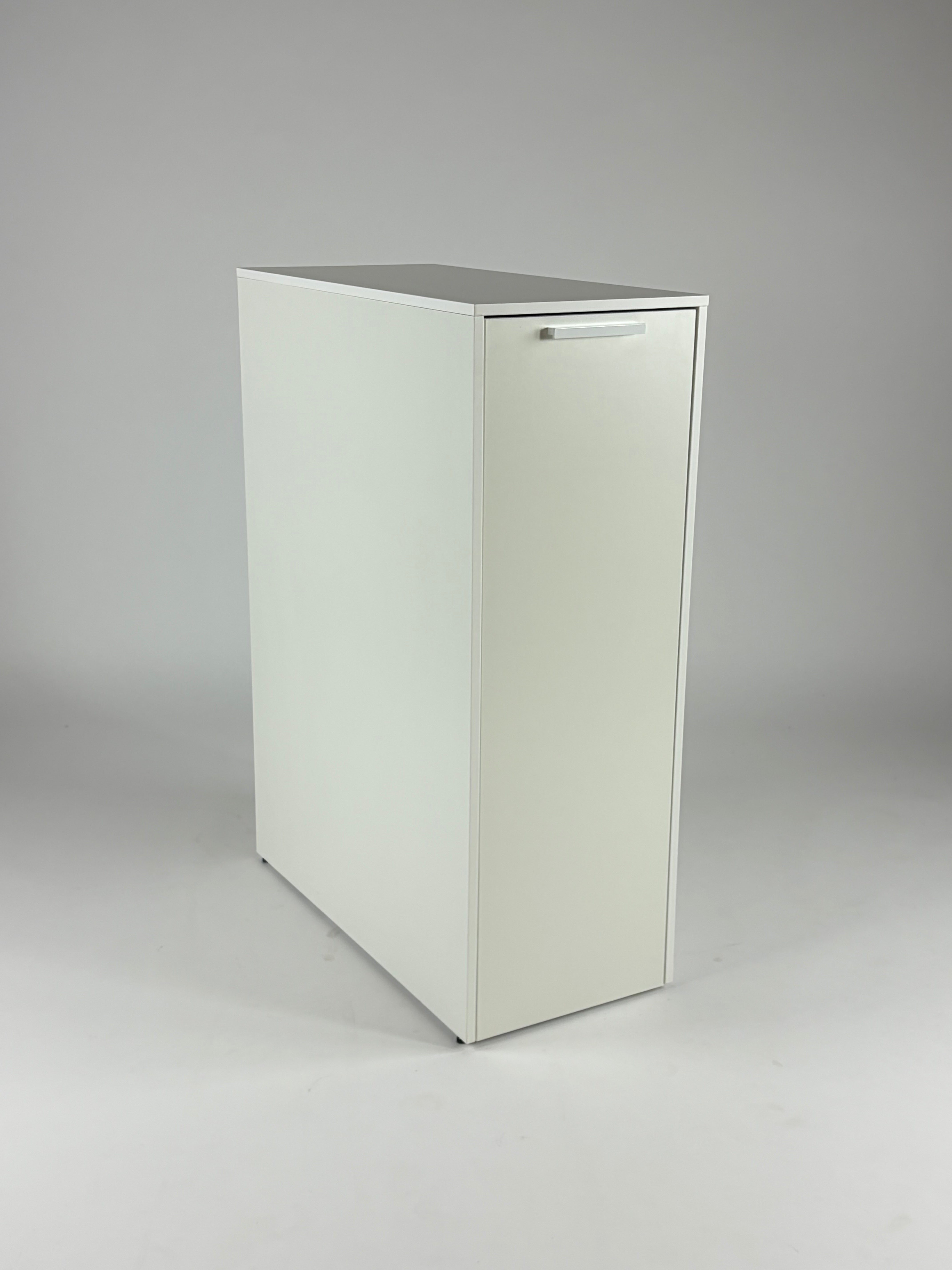Udtræksskab – Hvid 83x40x114cm