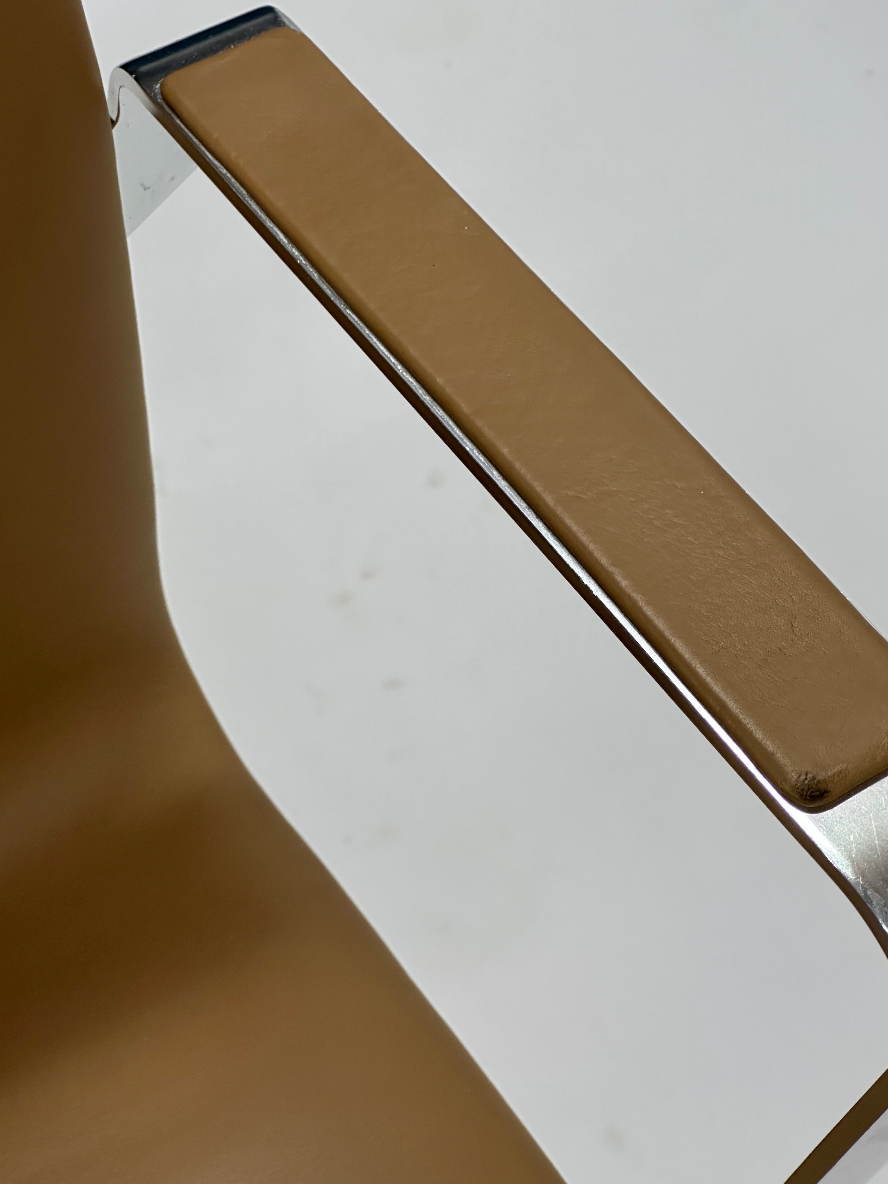 Four Design - 4-Cast® XL Mødestol (Lysebrun)