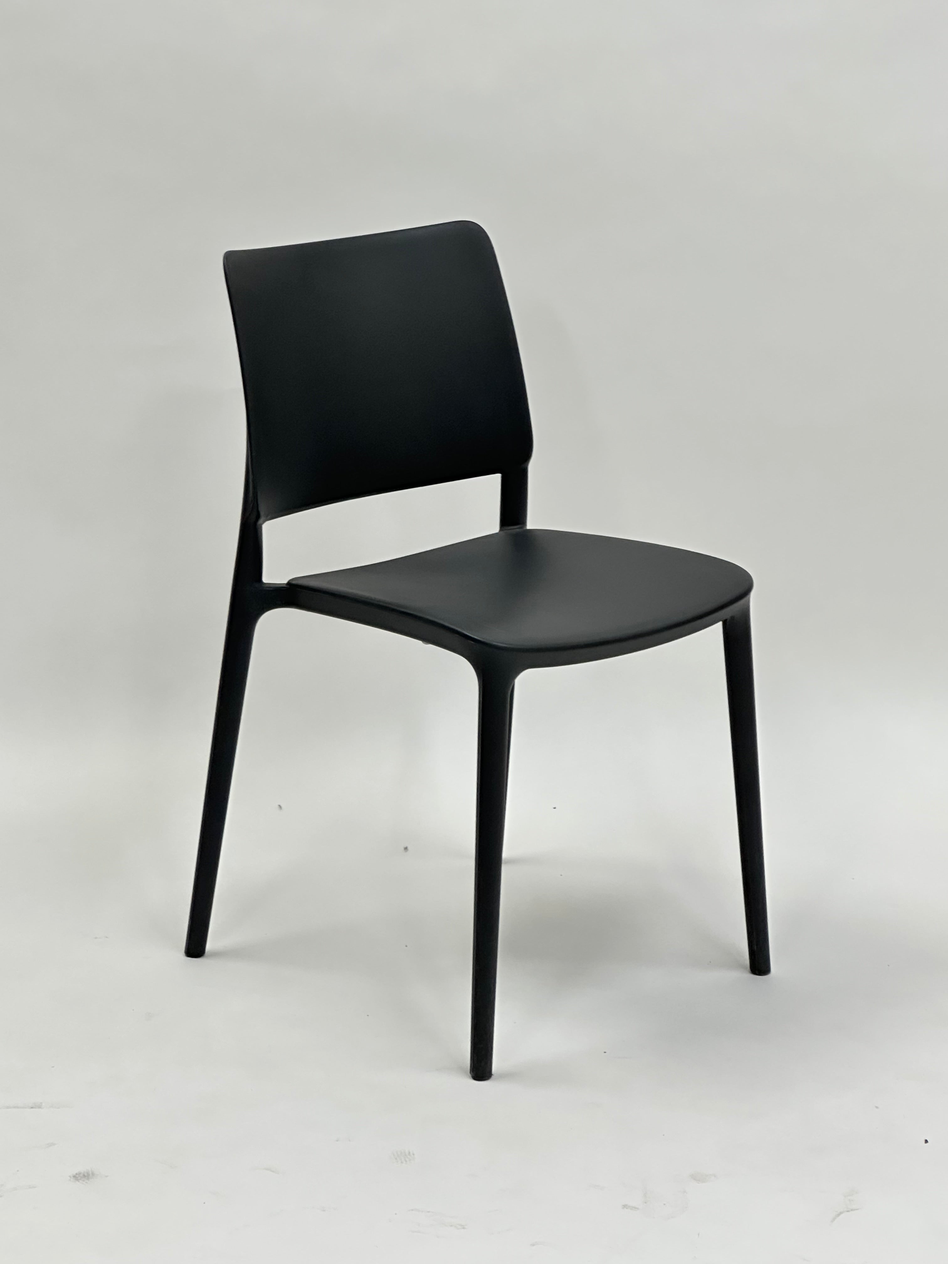 Frövi Artin Mødestol