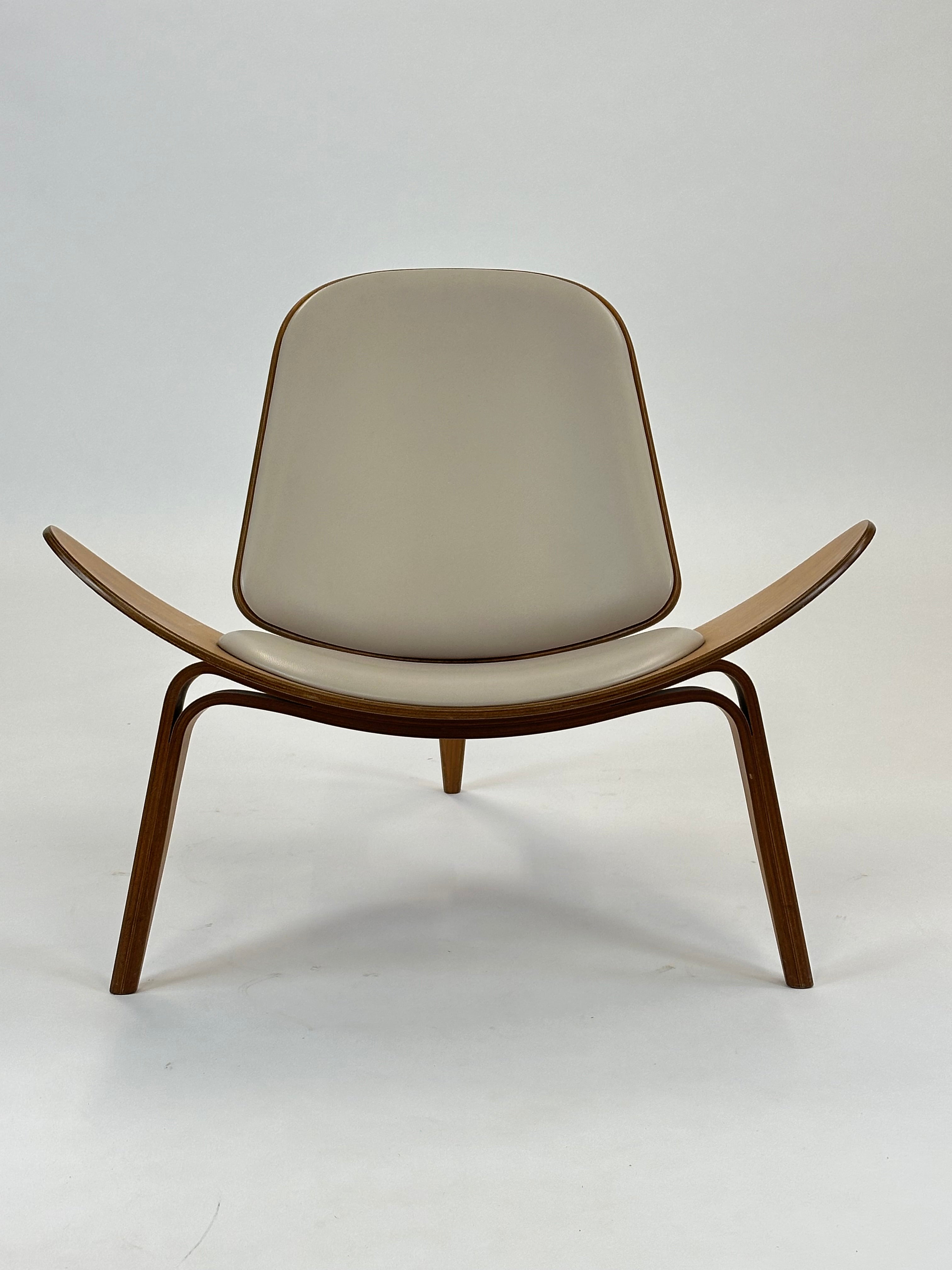 Carl Hansen & Søn | CH07 - Skalstolen