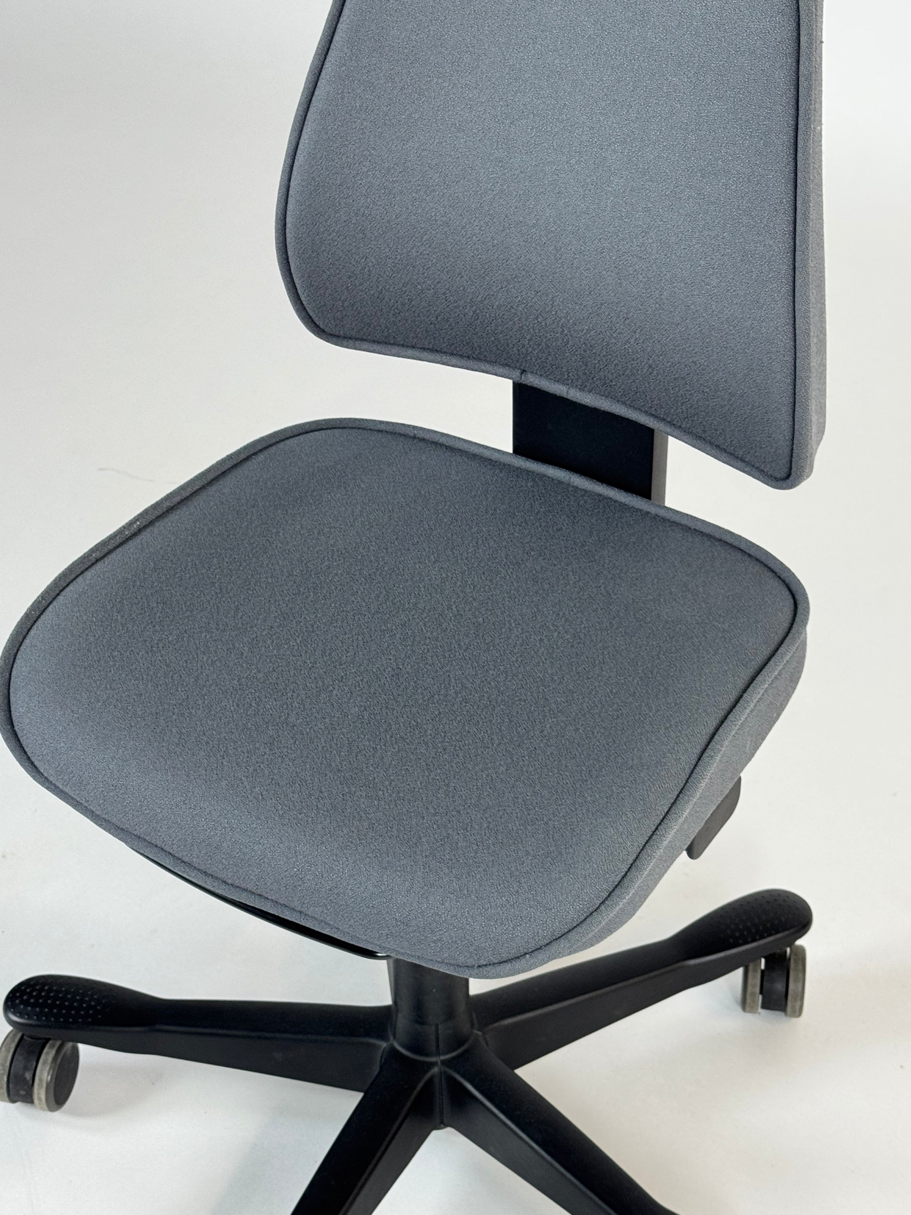 Kinnarps Free Float 6110 Kontorstol – Grå/Sort Stel
