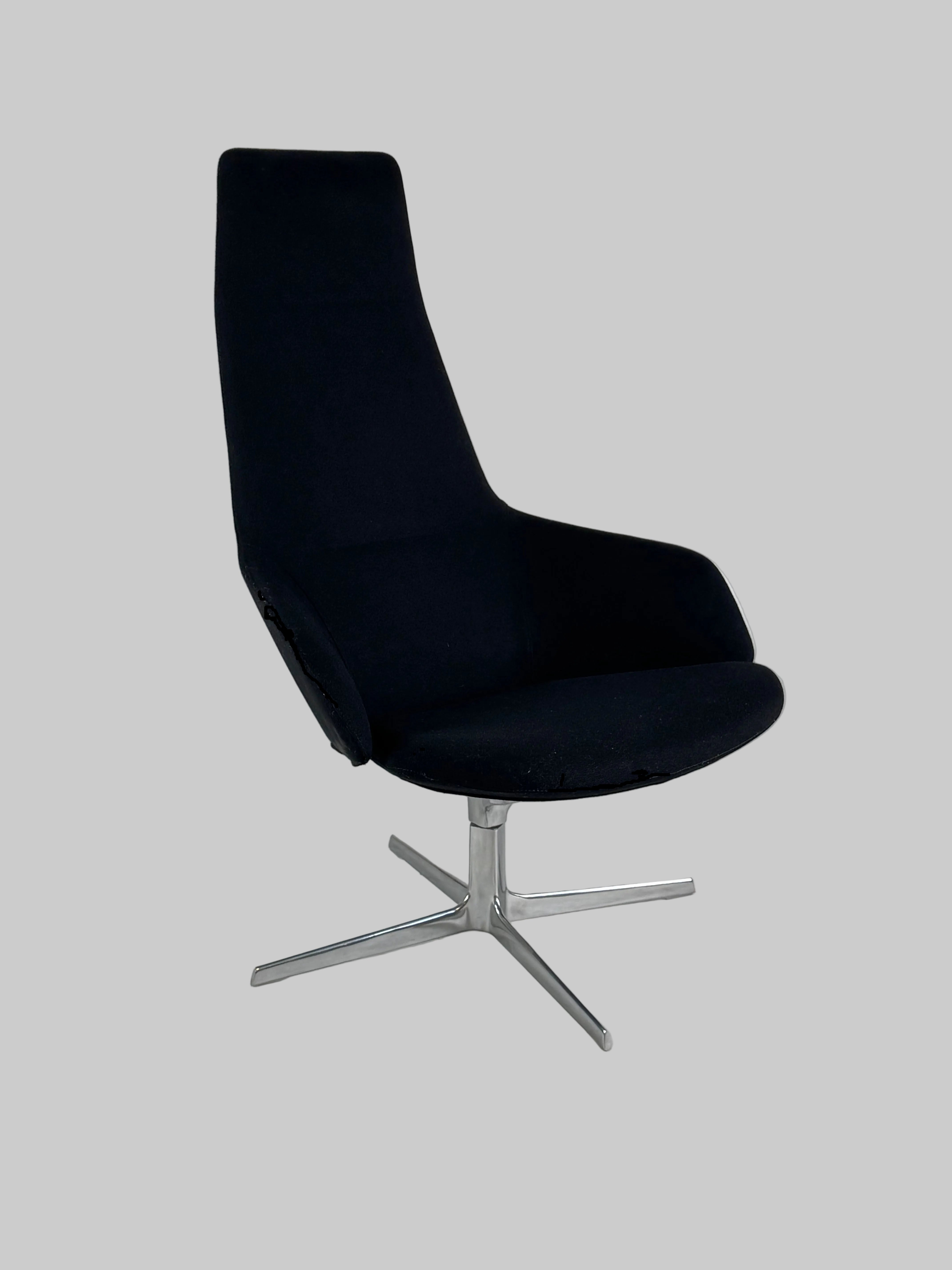 Arper Aston Loungestol – Sort/Krom Stel