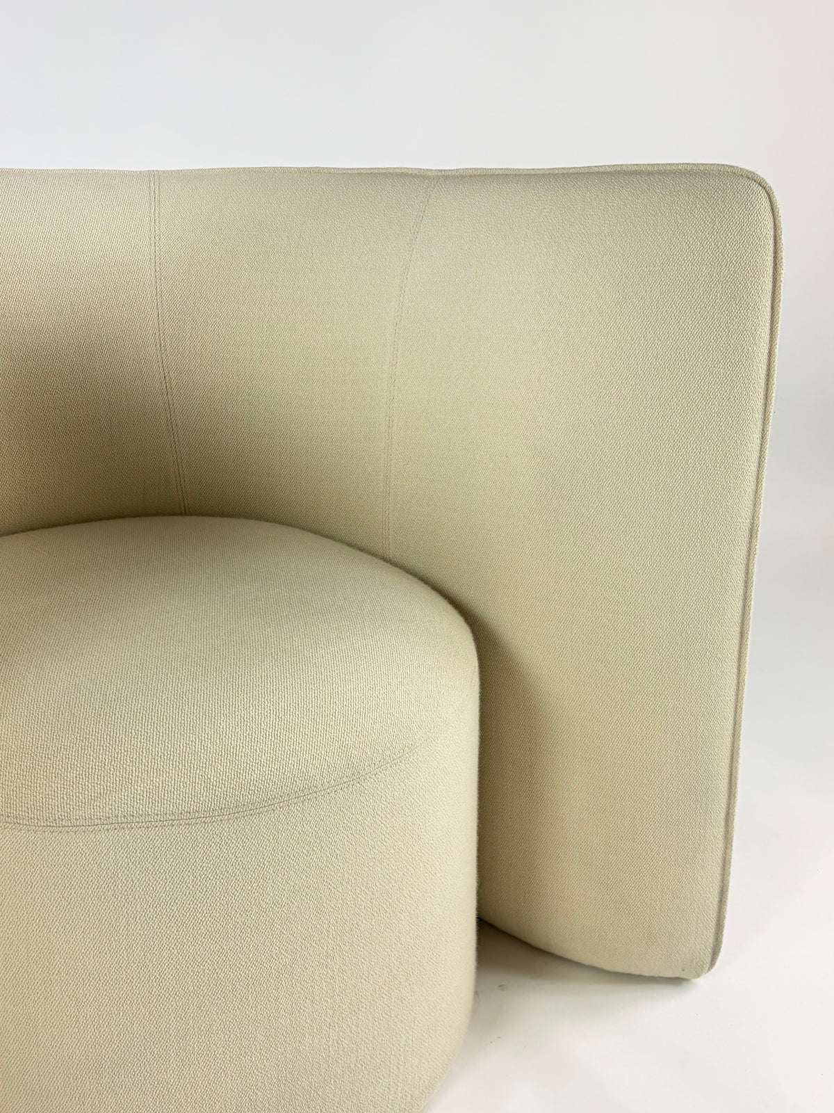 +Halle Proto Chair Out - Cremehvid