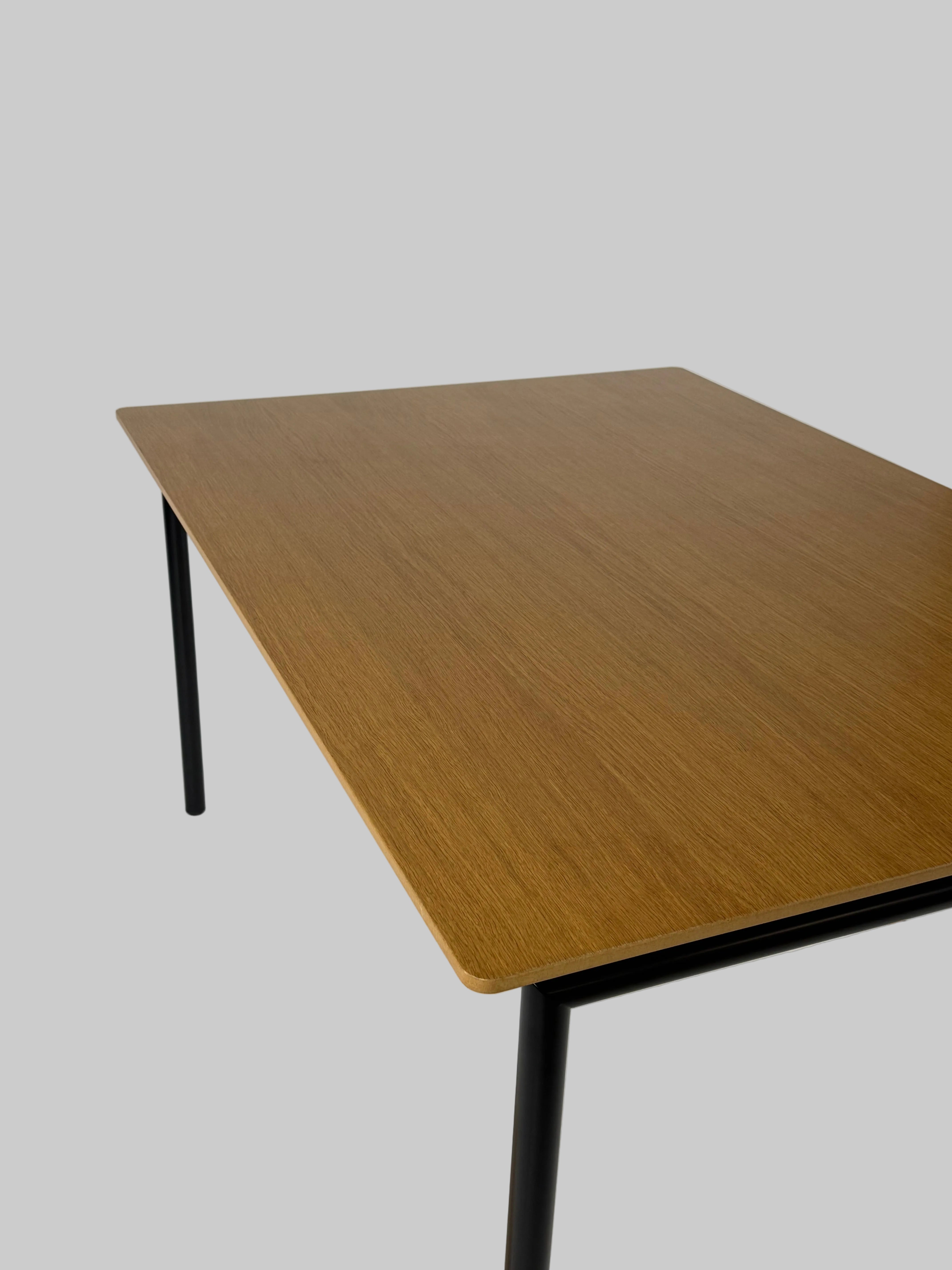 Howe Usu Bord – Natur/Sort Stel 140x100 cm