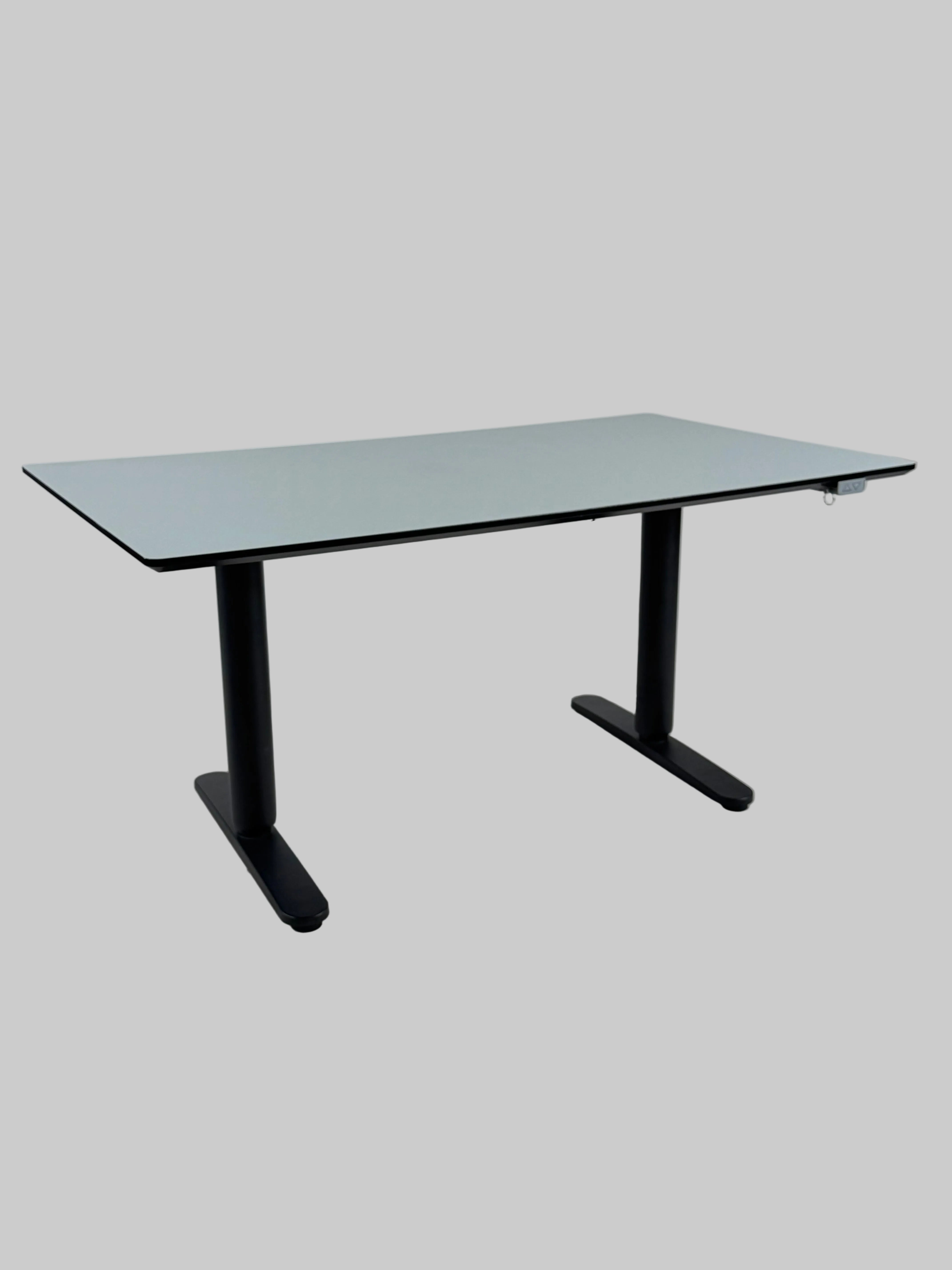 Håg Tion Stol + IKEA BEKANT Hæve/sænkebord – Lyseblå/Sort