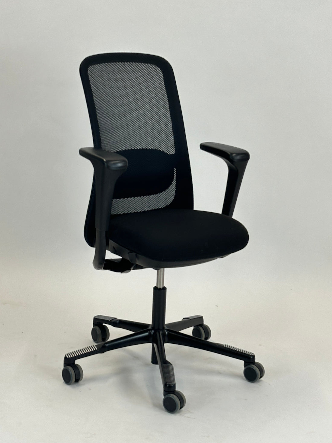 HÅG Sofi 7500 Kontorstol - 150mm - (Sort m. armlæn)