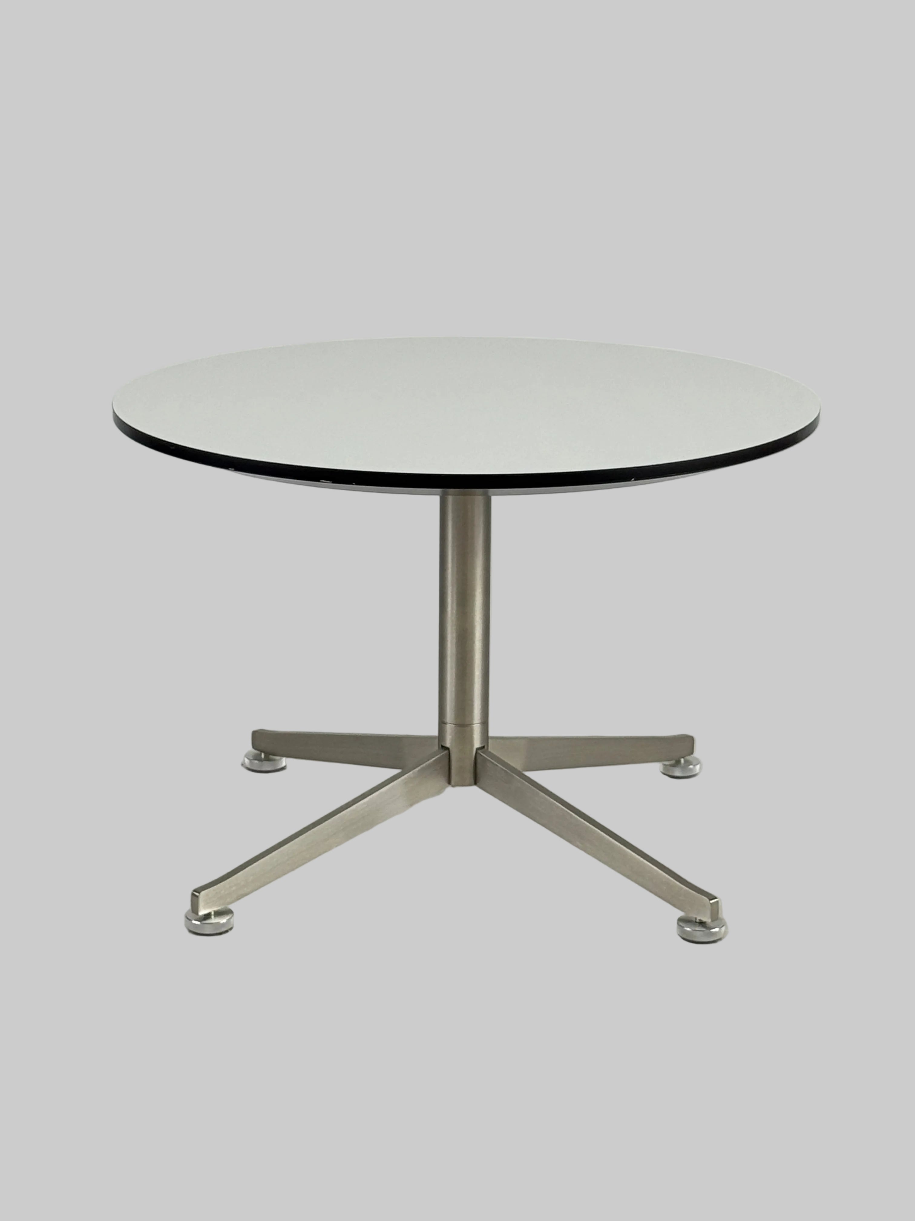 Paustian Spinal Sofabord – Hvid/Gråt Stel Ø60xH45 cm