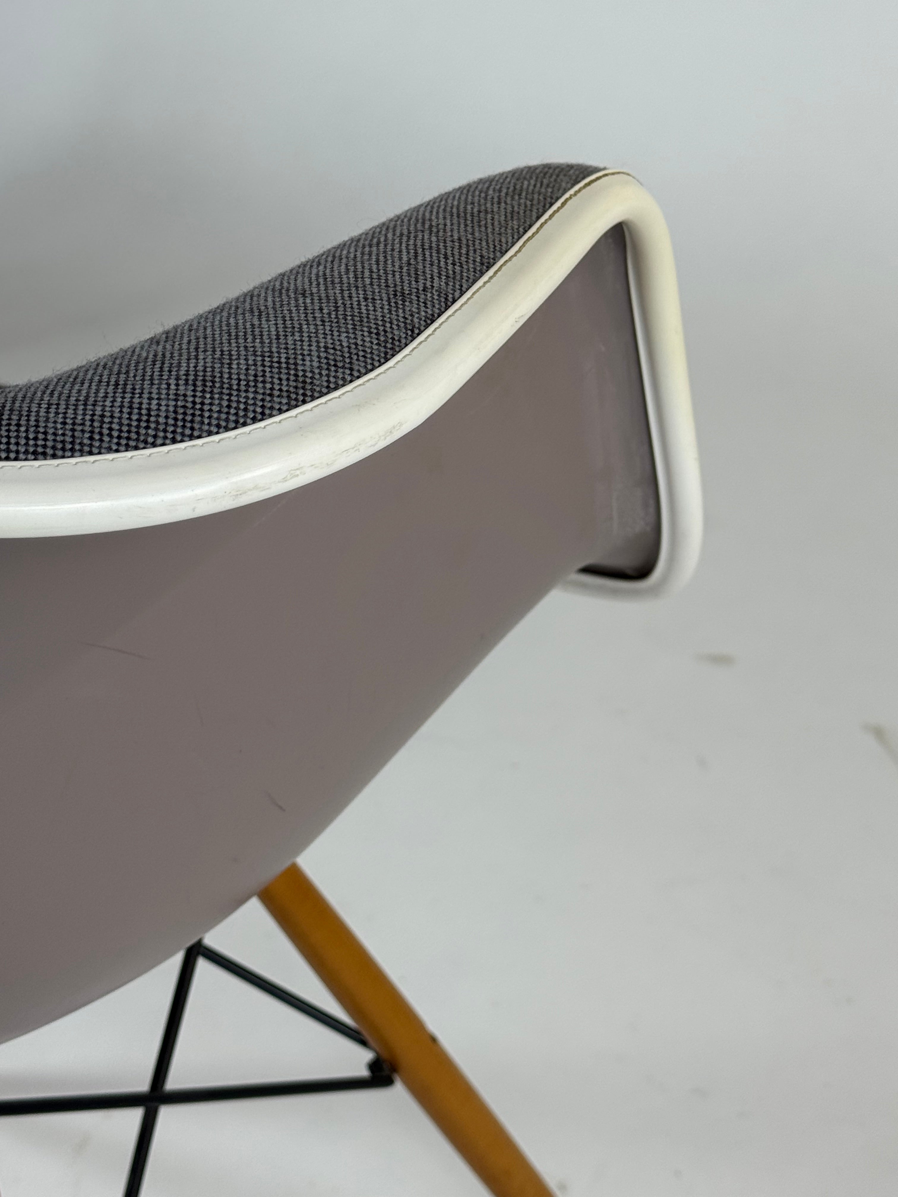 Vitra - Eames Plastic Armchair