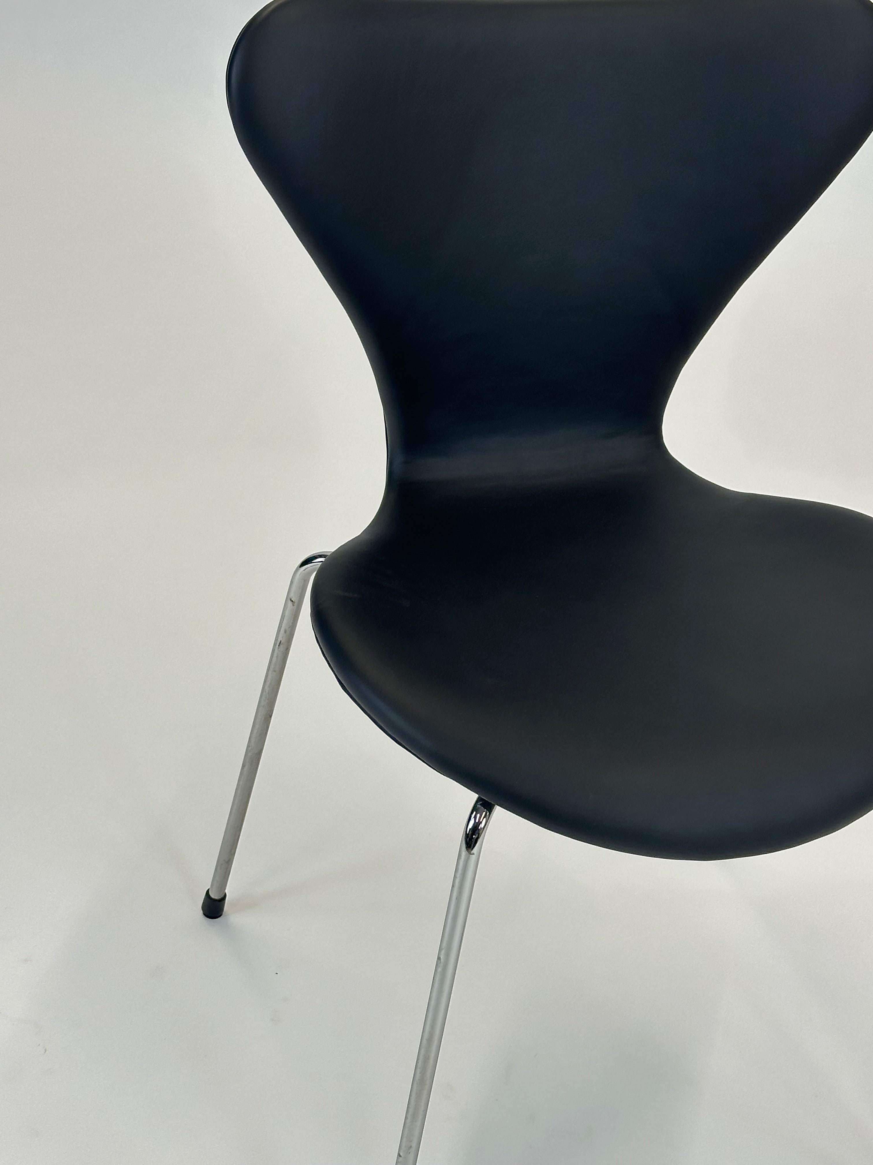 Fritz Hansen | Series 7 Stol (Sort)