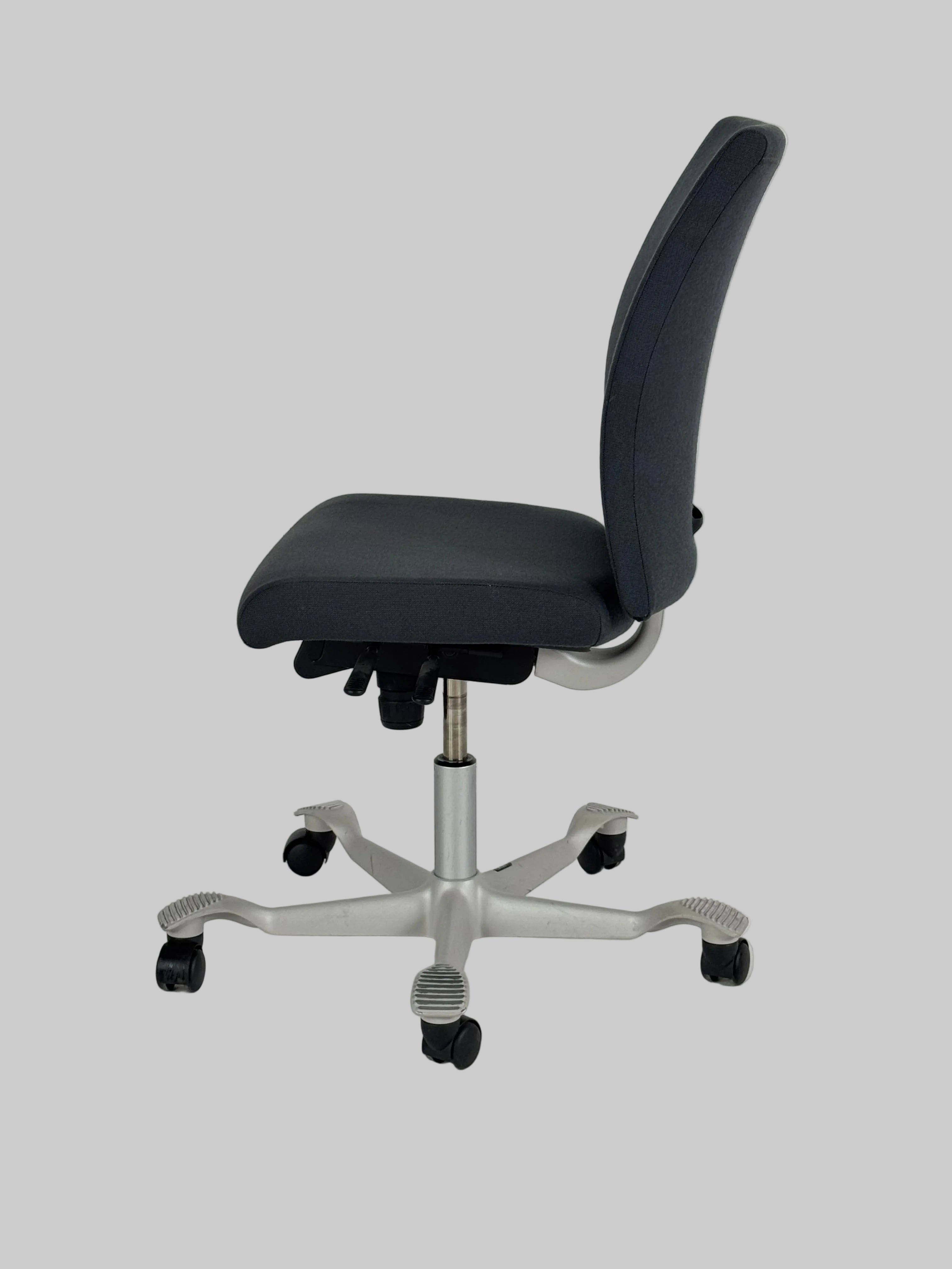 HÅG H04 4400 Kontorstol – Grå/Gråt Stel 165 mm